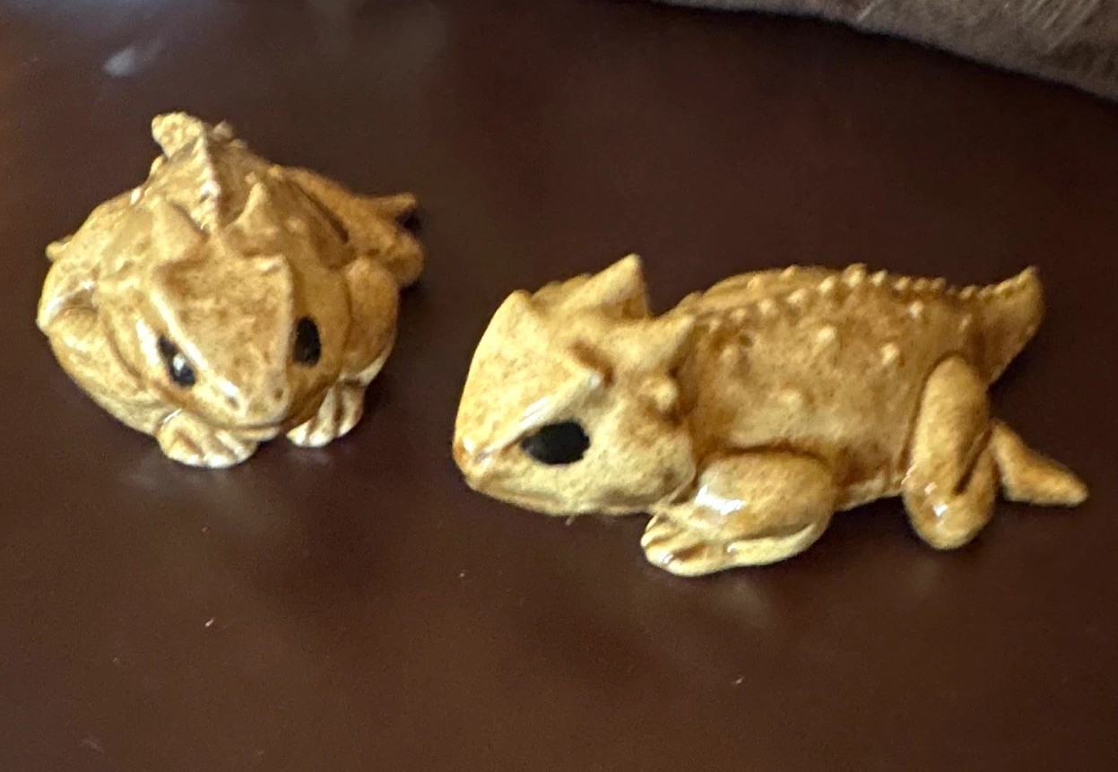 Vintage Ceramic 2 Horn Toads Salt and Pepper - Sets Species Decor Collectible Vintage Ceramic 2 Horn Toads Salt and Pepper - Sets Species Decor Collectible