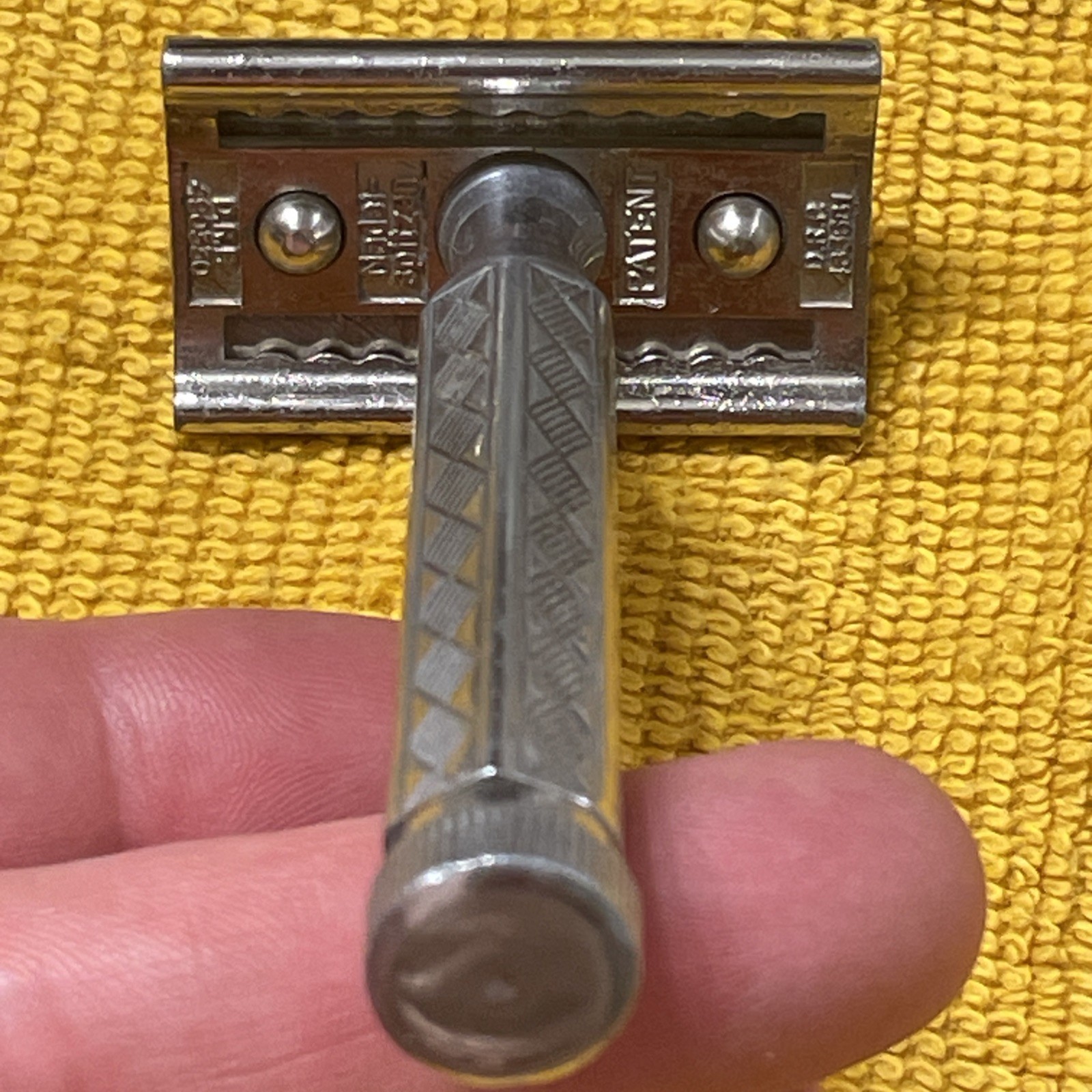 Rare Vintage Mulcuto Nadelspitzen Needlepoint Germany Non Gillette (non slant) Rare Vintage Mulcuto Nadelspitzen Needlepoint Germany Non Gillette (non slant)