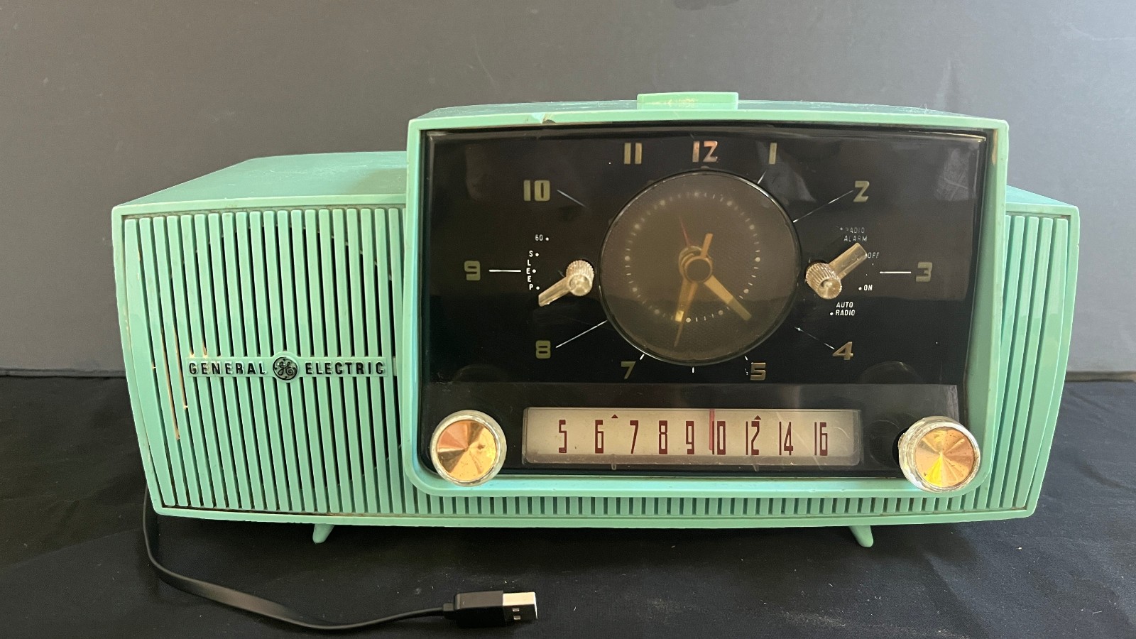 Vintage MCM 1950\'s GE C-417C Blue Clock Radio Converted to Bluetooth Speaker