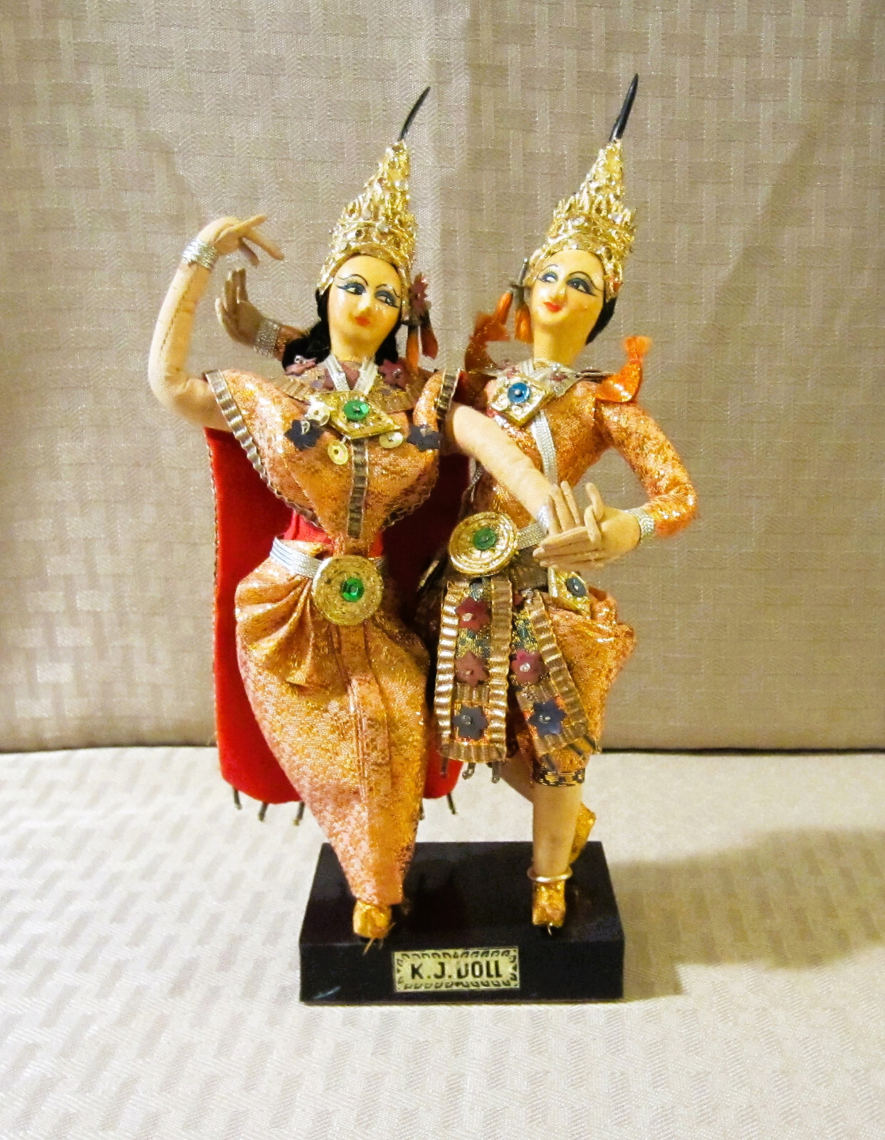 Beautiful Vintage Dancing Thai Couple Beautiful Vintage Dancing Thai Couple