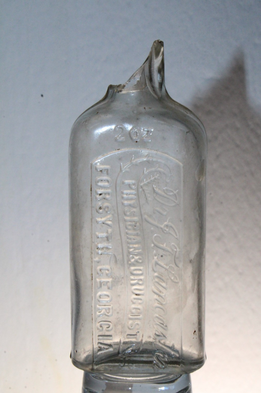 FORSYTH GA  MEDICINE BOTTLE DR  LANCASTER  RARE 4\'\'