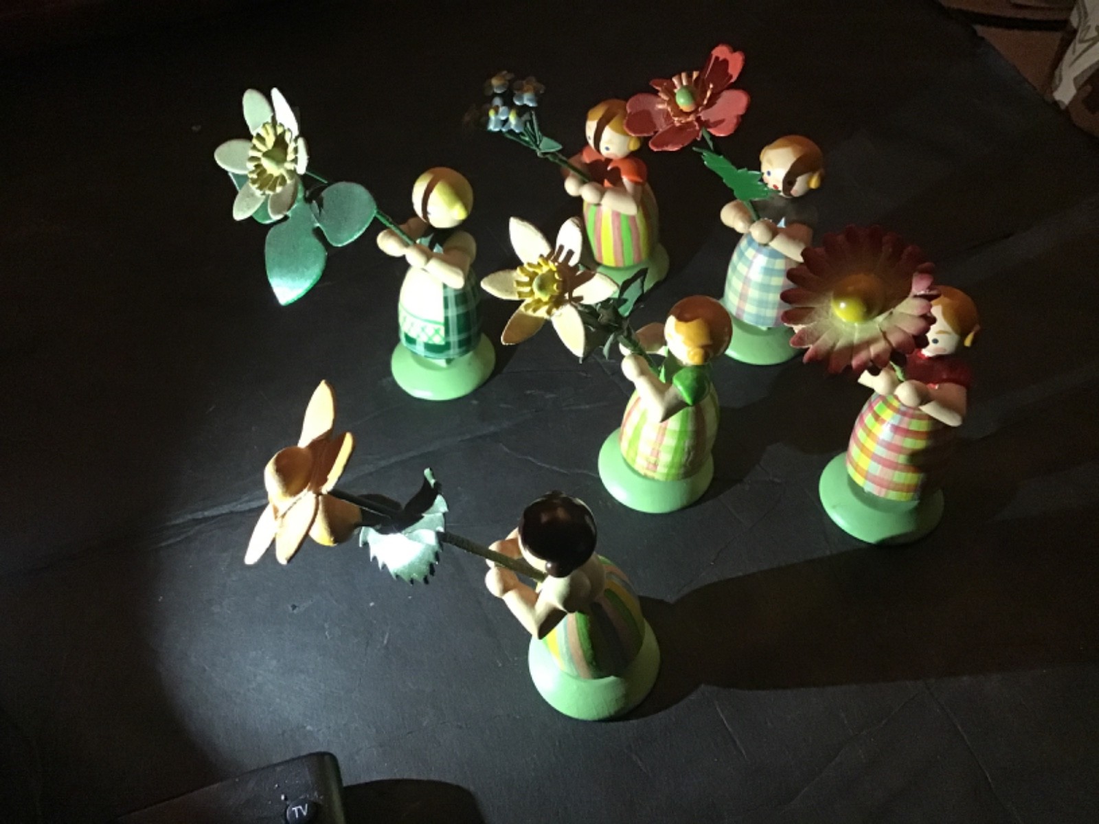 6 Vtg Erzgebirge Wooden Child Girls w/Flower Figurine Hand Painted Germany ESTAT 6 Vtg Erzgebirge Wooden Child Girls w/Flower Figurine Hand Painted Germany ESTAT