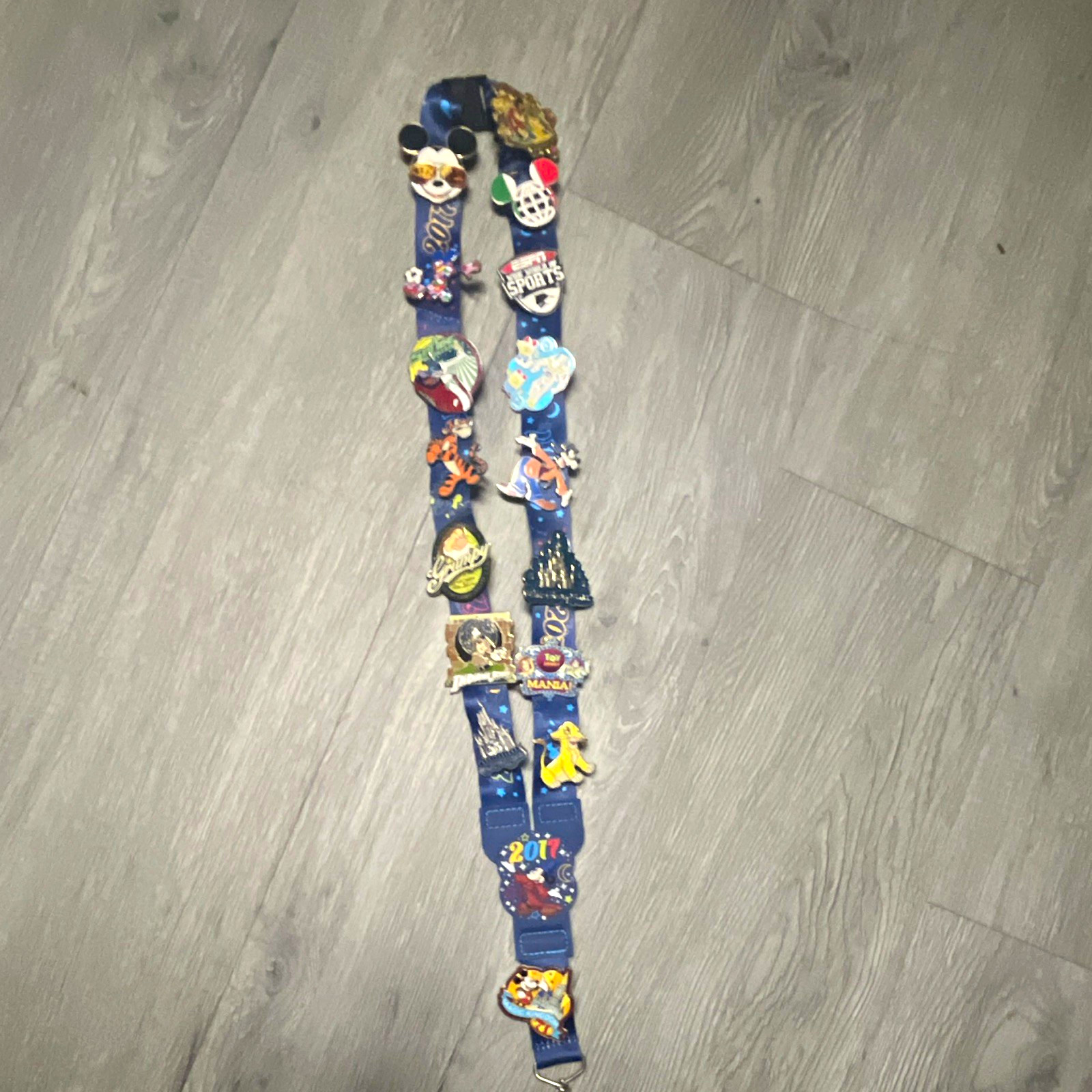 Disney 2017 Yearly Lanyard Trading Pin Set/Lot with Mickey Mouse Pins Disney 2017 Yearly Lanyard Trading Pin Set/Lot with Mickey Mouse Pins