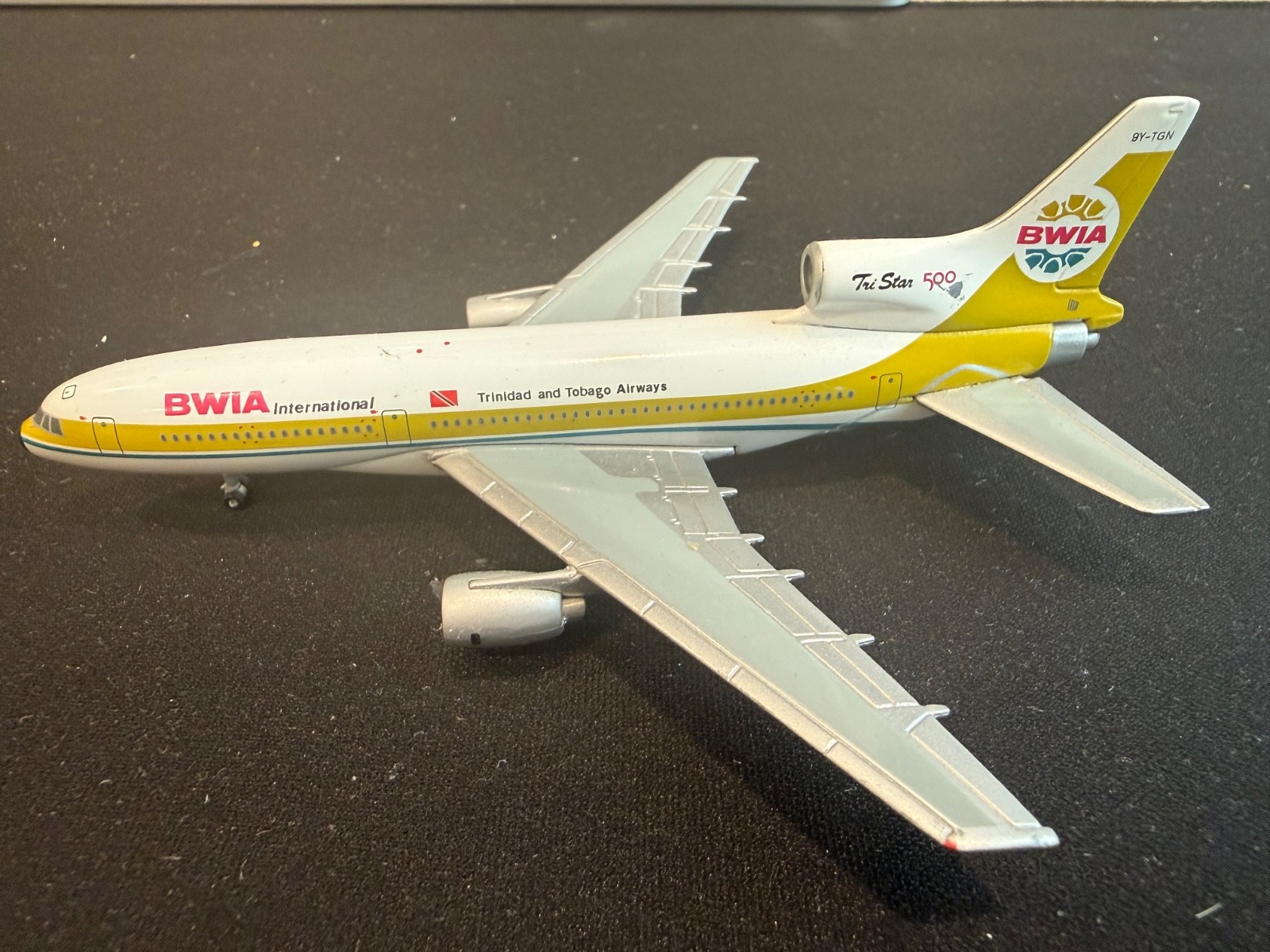 Gemini Jets GJBWA039 1:400 BWIA British West Indies Lockheed L-1011 Reg. 9Y-TGN Gemini Jets GJBWA039 1:400 BWIA British West Indies Lockheed L-1011 Reg. 9Y-TGN