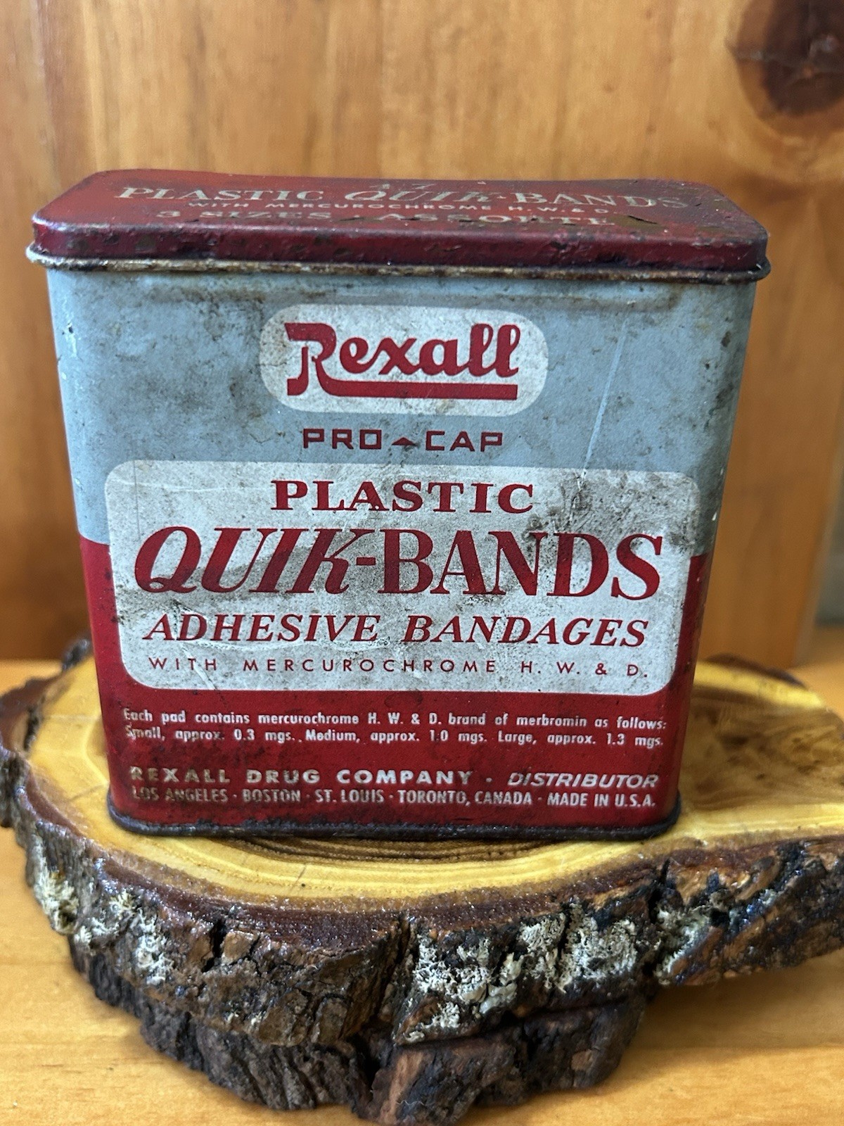 Vintage REXALL Quik-Bands Bandage First Aid Kit Metal Box Tin Early Tin Vintage REXALL Quik-Bands Bandage First Aid Kit Metal Box Tin Early Tin