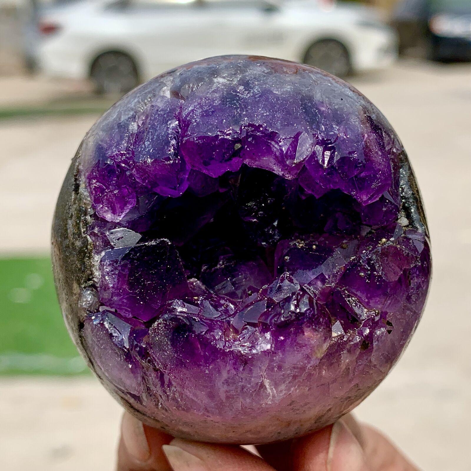 265G Natural Uruguayan Amethyst Quartz crystal open smile ball therapy