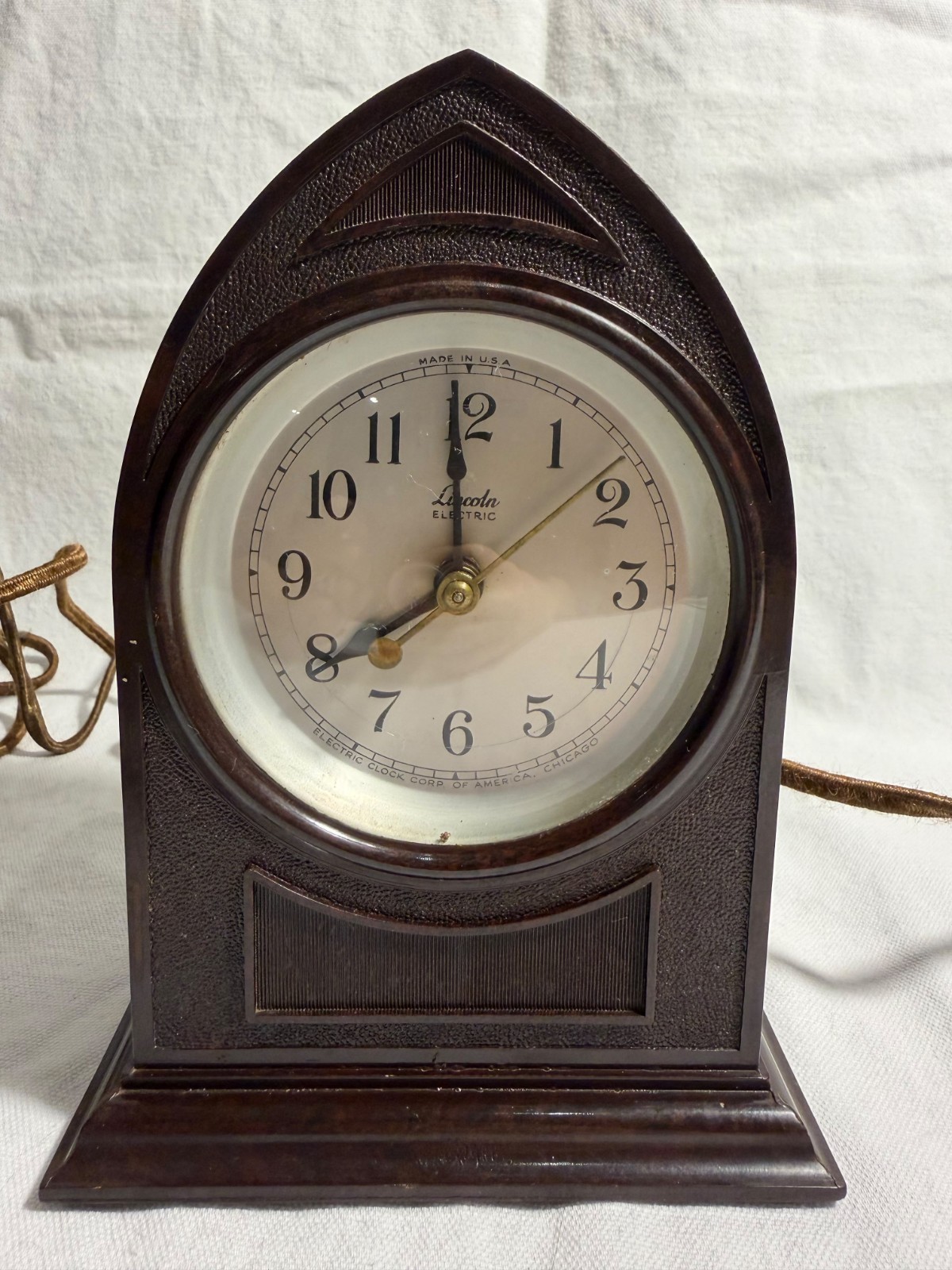 1930s Lincoln Electric Bakelite Cathedral Mantel Clock Art Deco Working USA 1930s Lincoln Electric Bakelite Cathedral Mantel Clock Art Deco Working USA