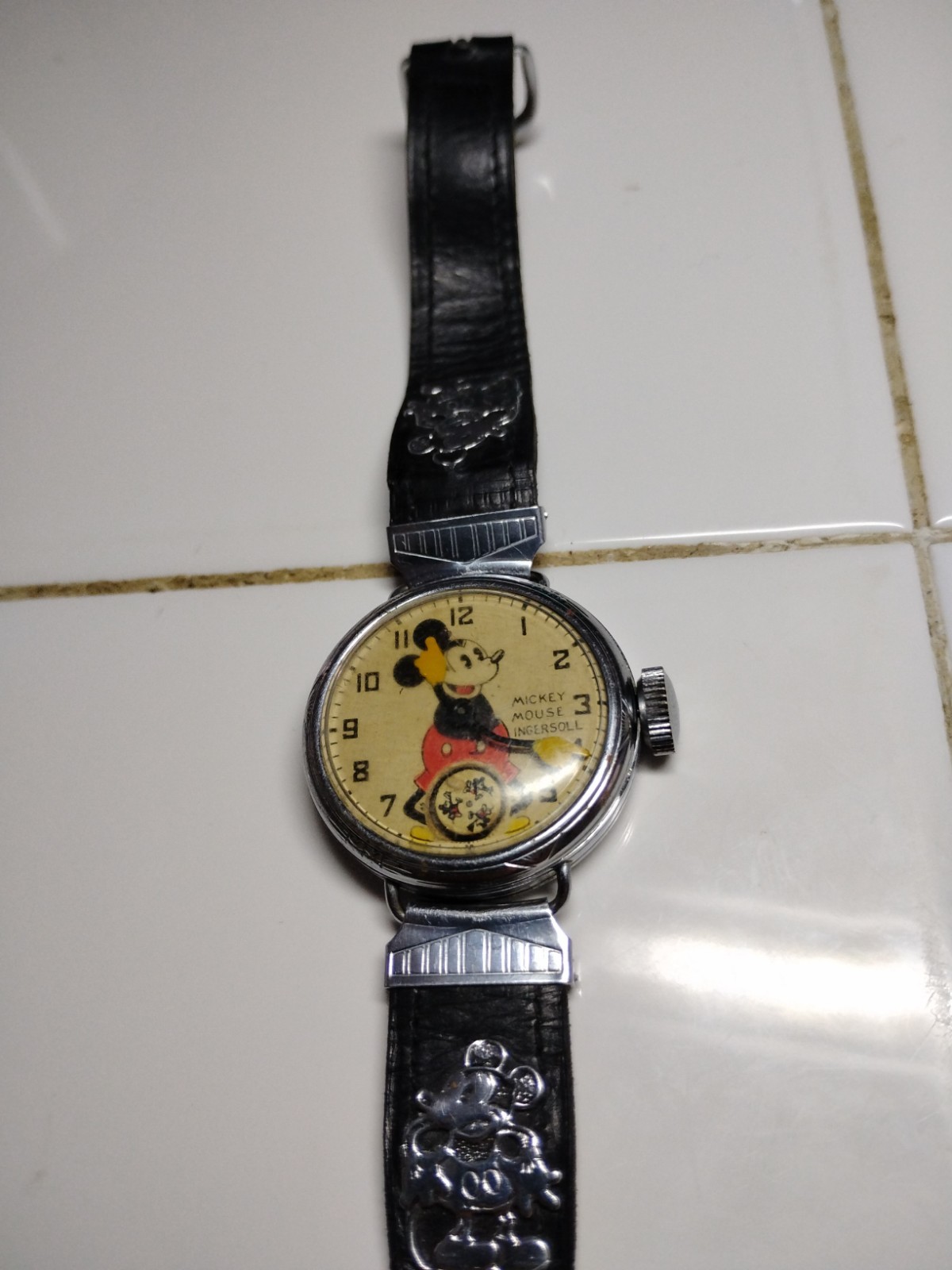 Rare 1933 Chicago Worlds Fair Watch Not Working Selling As-Is for Parts Repair Rare 1933 Chicago Worlds Fair Watch Not Working Selling As-Is for Parts Repair