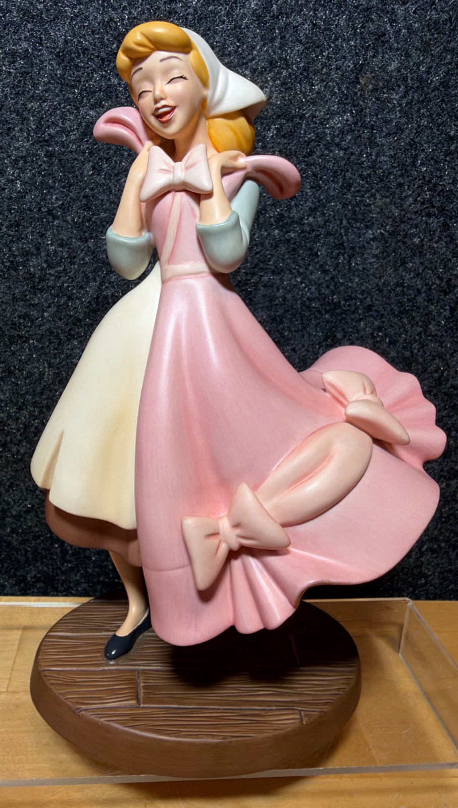 Disney WDCC Cinderella Disney WDCC Cinderella
