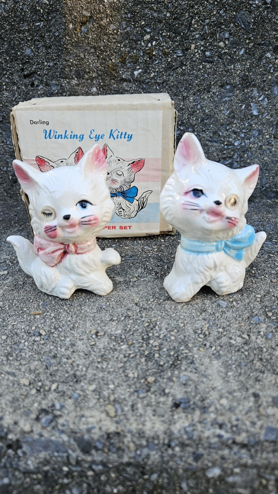 Vintage Darling Japan Winking Eye Kitty Salt and Pepper Set W/ Original Box 50's Vintage Darling Japan Winking Eye Kitty Salt and Pepper Set W/ Original Box 50's