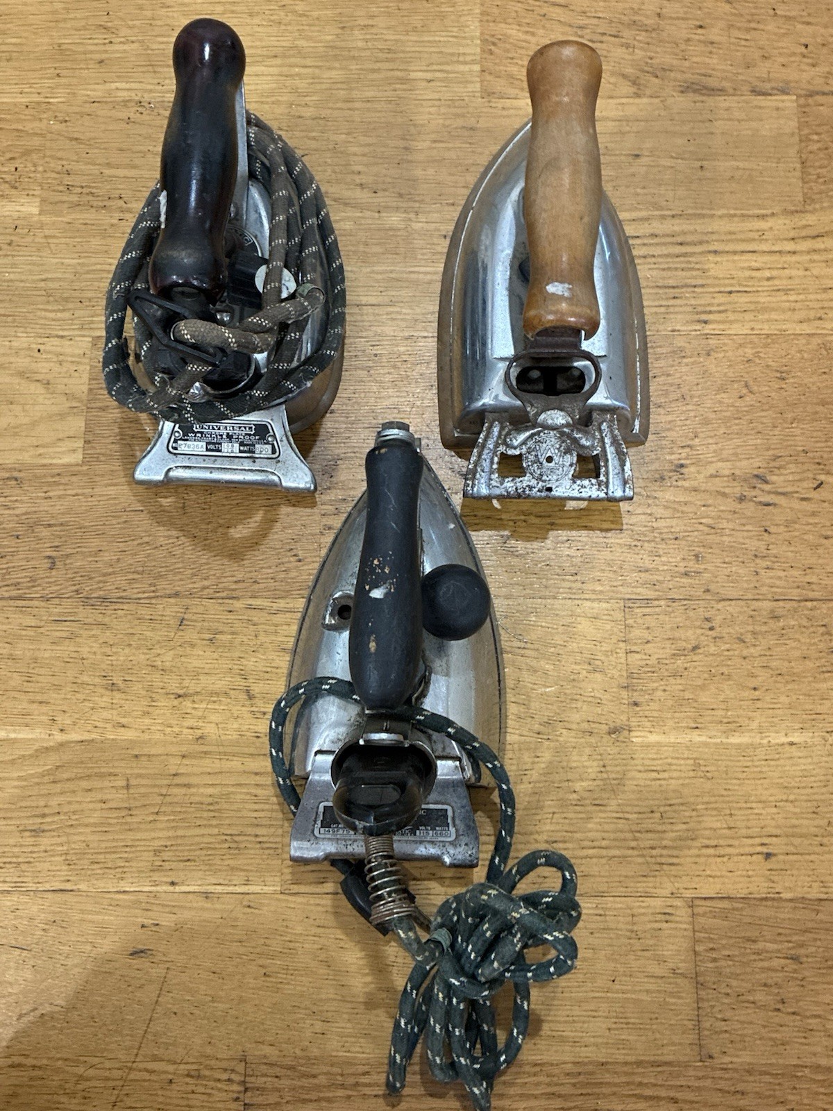 Vintage Electric Irons Lot Westinghouse Hotpoint Universal 3 Irons Vintage Electric Irons Lot Westinghouse Hotpoint Universal 3 Irons