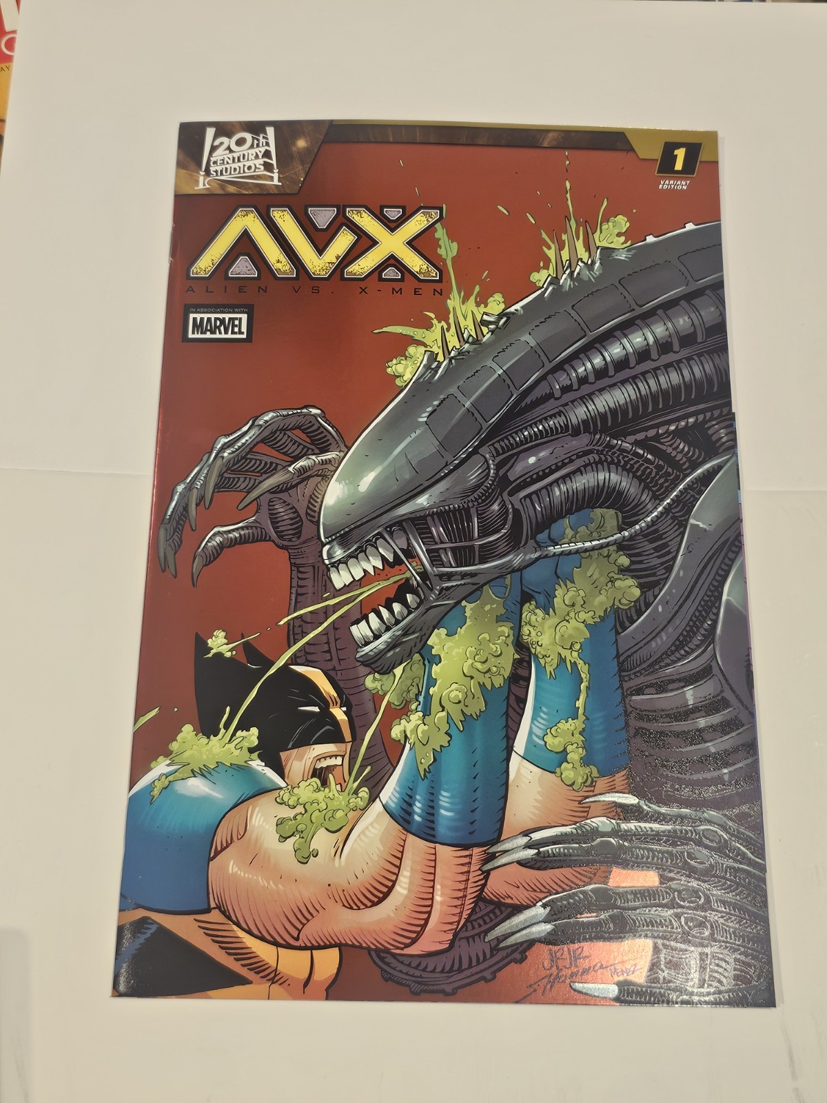 Alien vs. X-Men #1 John Romita Jr. Foil Variant (NM) Avx Alien vs. X-Men #1 John Romita Jr. Foil Variant (NM) Avx
