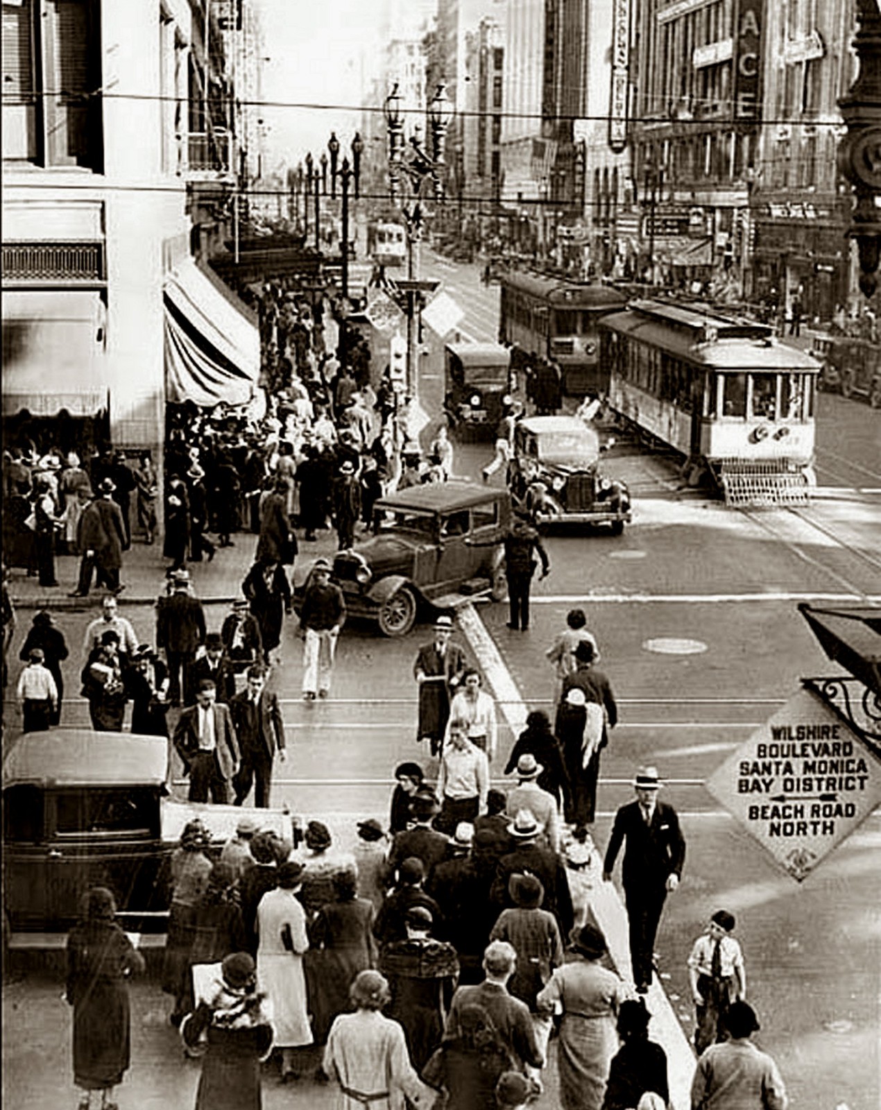 1930s LOS ANGELES STREET SCENE 8.5X11 PHOTO 1930s LOS ANGELES STREET SCENE 8.5X11 PHOTO