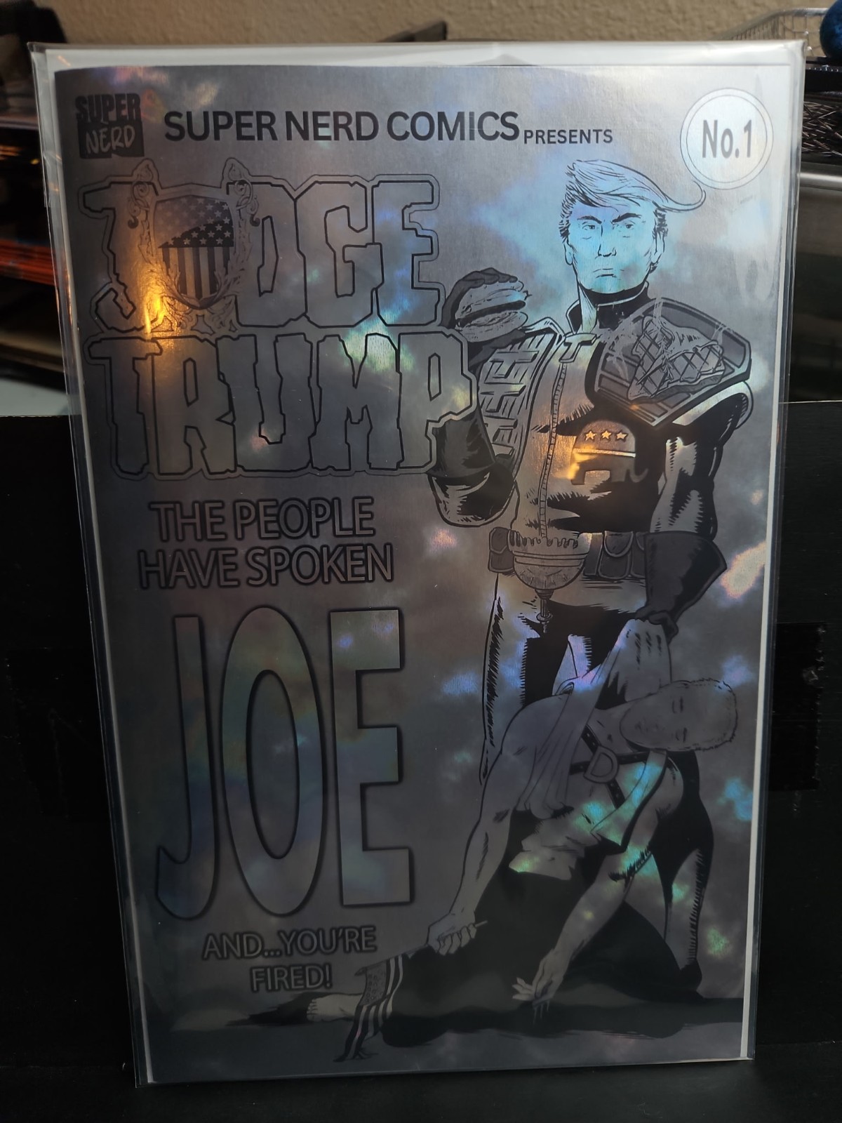 RARE MAGMA HOLOFOIL Donald Trump JUDGE DREDD 1 BLACKOUT HOMAGE COMIC