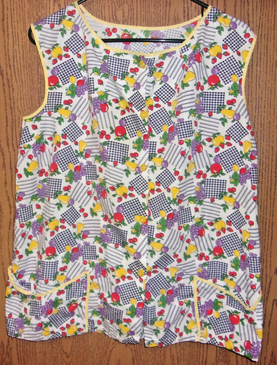 Vtg Handmade Smock Apron Upper Body Buttons on Front Fruit Design Med. Size Vtg Handmade Smock Apron Upper Body Buttons on Front Fruit Design Med. Size