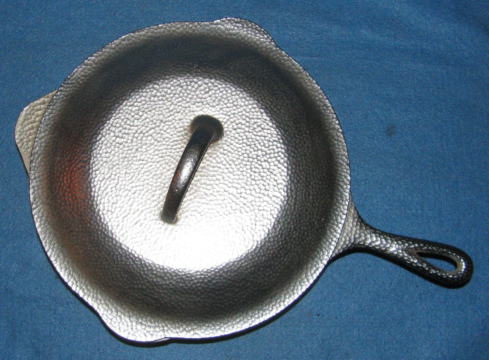 Vintage Lodge No. 8 Hammered Chrome-Plated Cast Iron Skillet⭐ Vintage Lodge No. 8 Hammered Chrome-Plated Cast Iron Skillet⭐