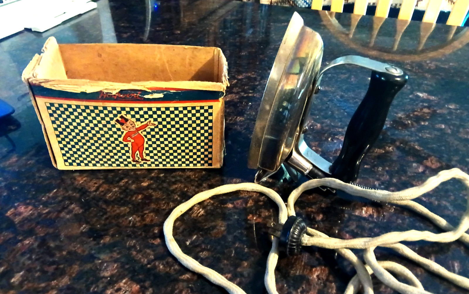 Old Vintage Original Hotpoint Boudoir Iron Electric Working With Box Circa 1925 Old Vintage Original Hotpoint Boudoir Iron Electric Working With Box Circa 1925