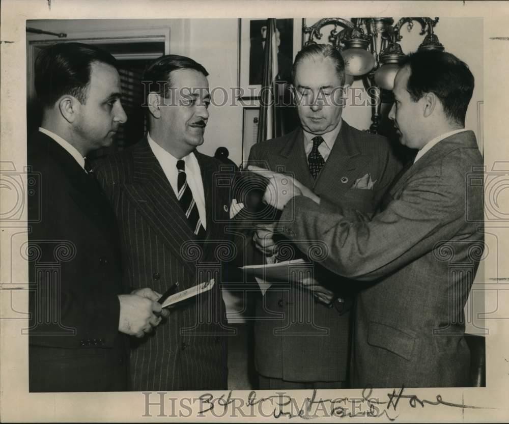 1946 Press Photo New Orleans Mayor Morrison & Commentators, International House 1946 Press Photo New Orleans Mayor Morrison & Commentators, International House