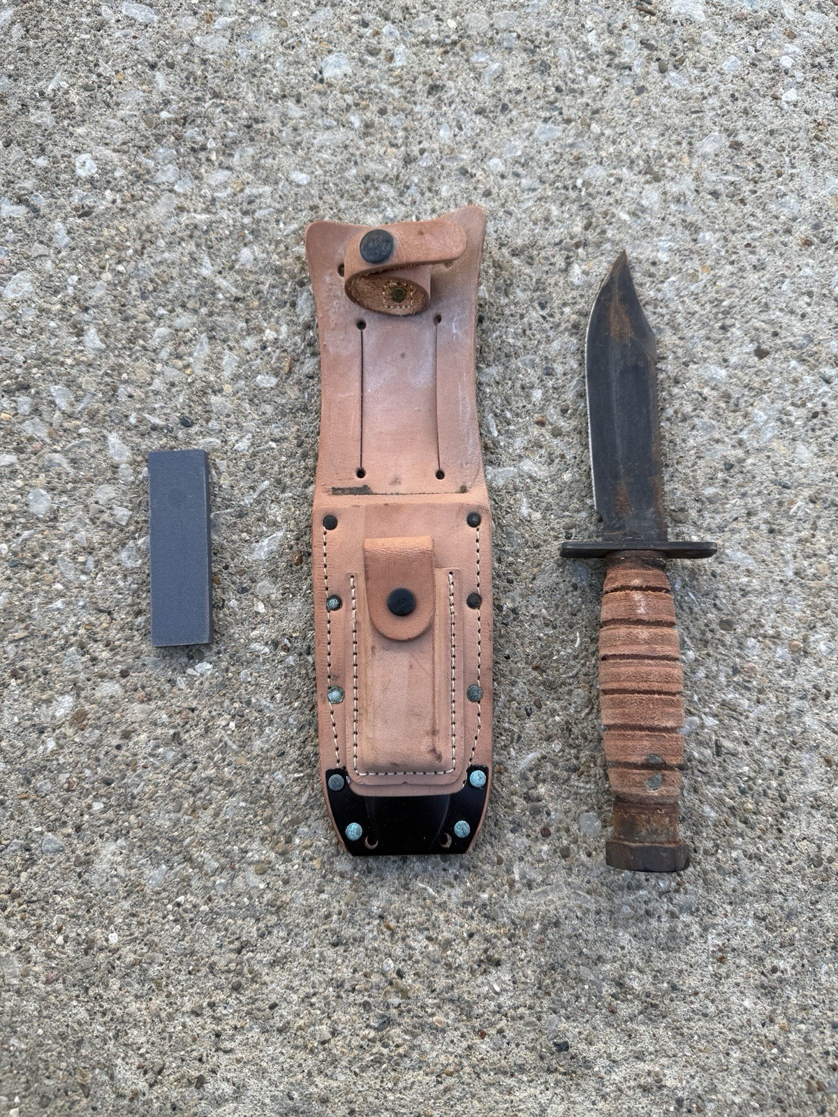 Vintage ONTARIO Military 5-94 Jet Pilot Survival Combat Knife w/ Sheath & Stone