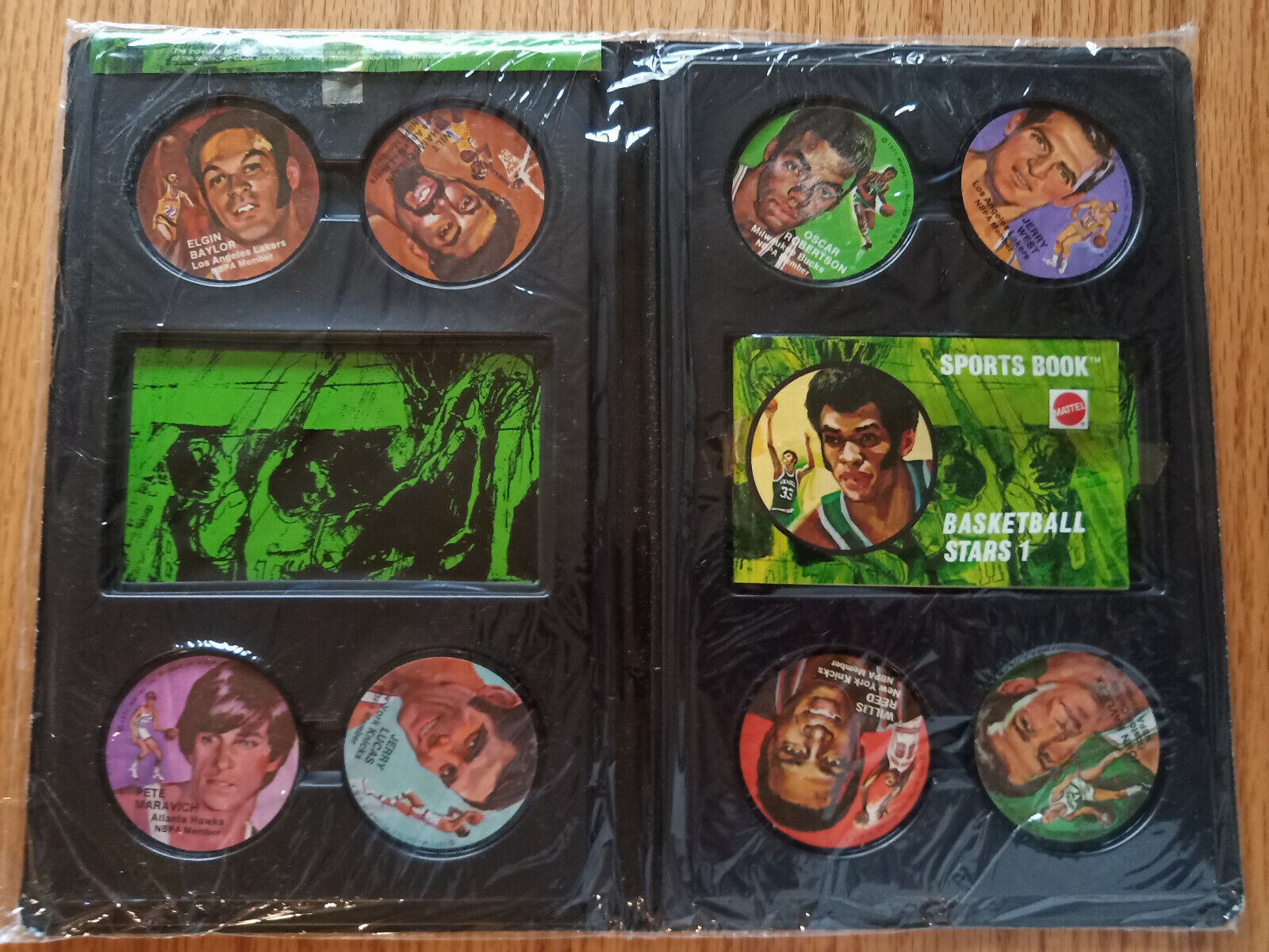 1971 Mattel Instant Replay Basketball Stars 1 Unopened Complete Set in Album  