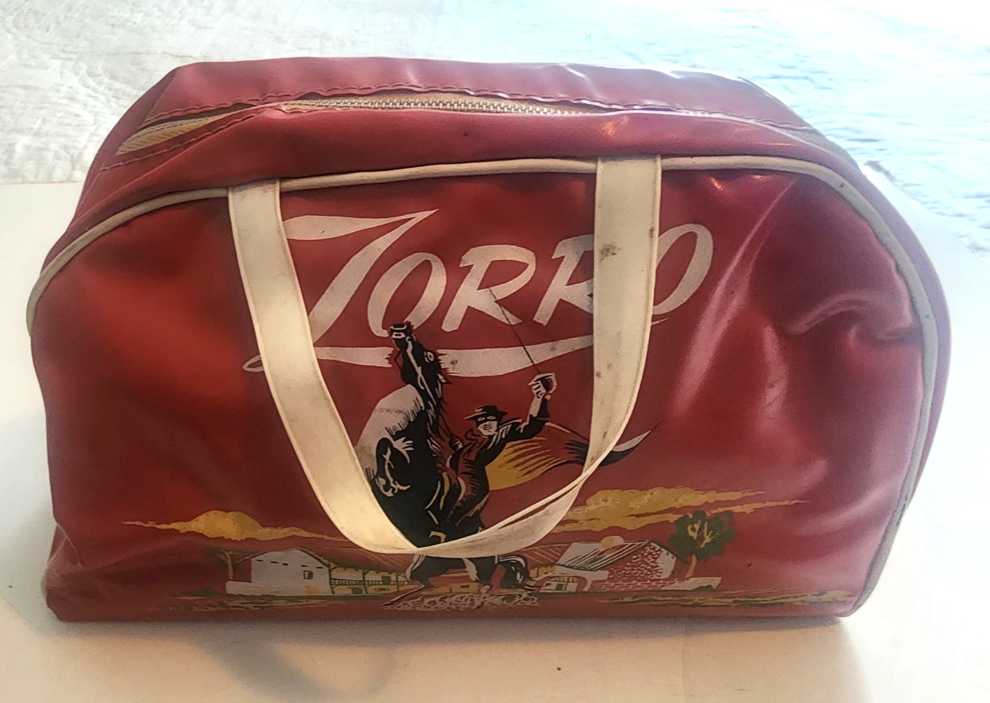 Vintage 1950's Zorro Red Vinyl Lunchbox Rearing Horse Vintage 1950's Zorro Red Vinyl Lunchbox Rearing Horse