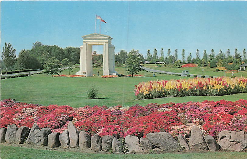 Postcard WA: Peace Arch Memorial Peace Portal, Blaine, Washington