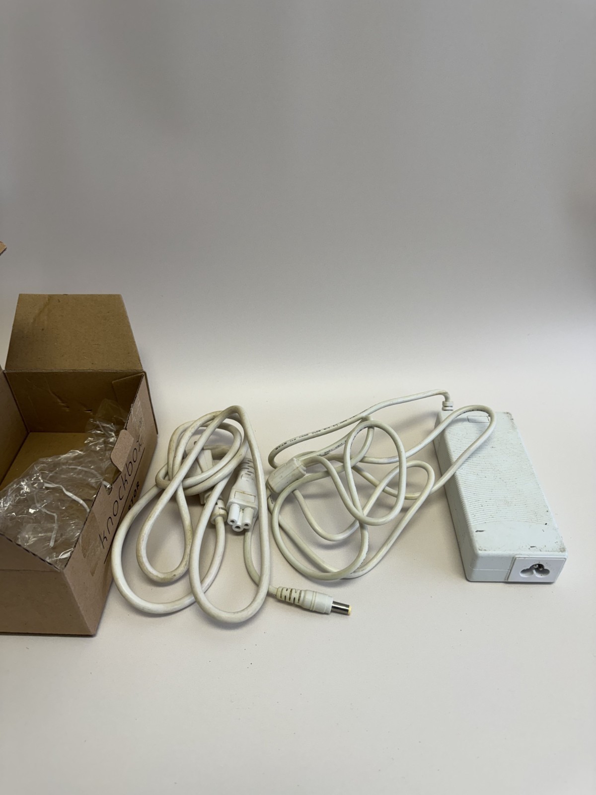 Used Futurola Knockbox 100 Cone Filler Part Power Adapter Used Futurola Knockbox 100 Cone Filler Part Power Adapter