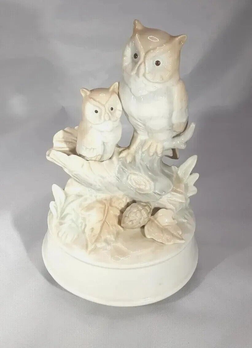 Vintage Owles on branch 1986 ARNART Turning Music Box Porcelain fgurine Perfect