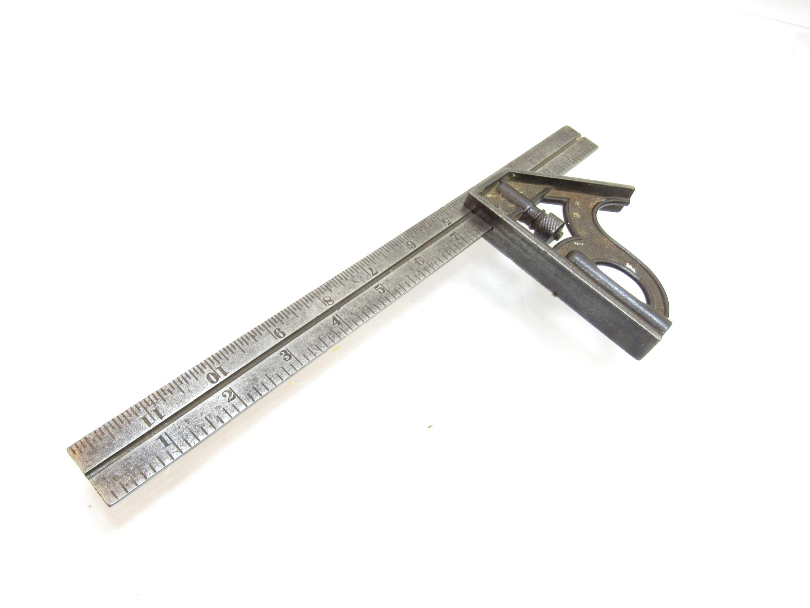BIN1CS4 NICE VINTAGE STARRETT 12\