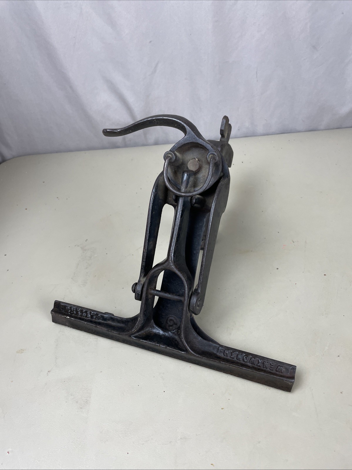 Antique Wentworth\'s No. 3 Saw Sharpening Vise With Bench Mount Antique Wentworth\'s No. 3 Saw Sharpening Vise With Bench Mount