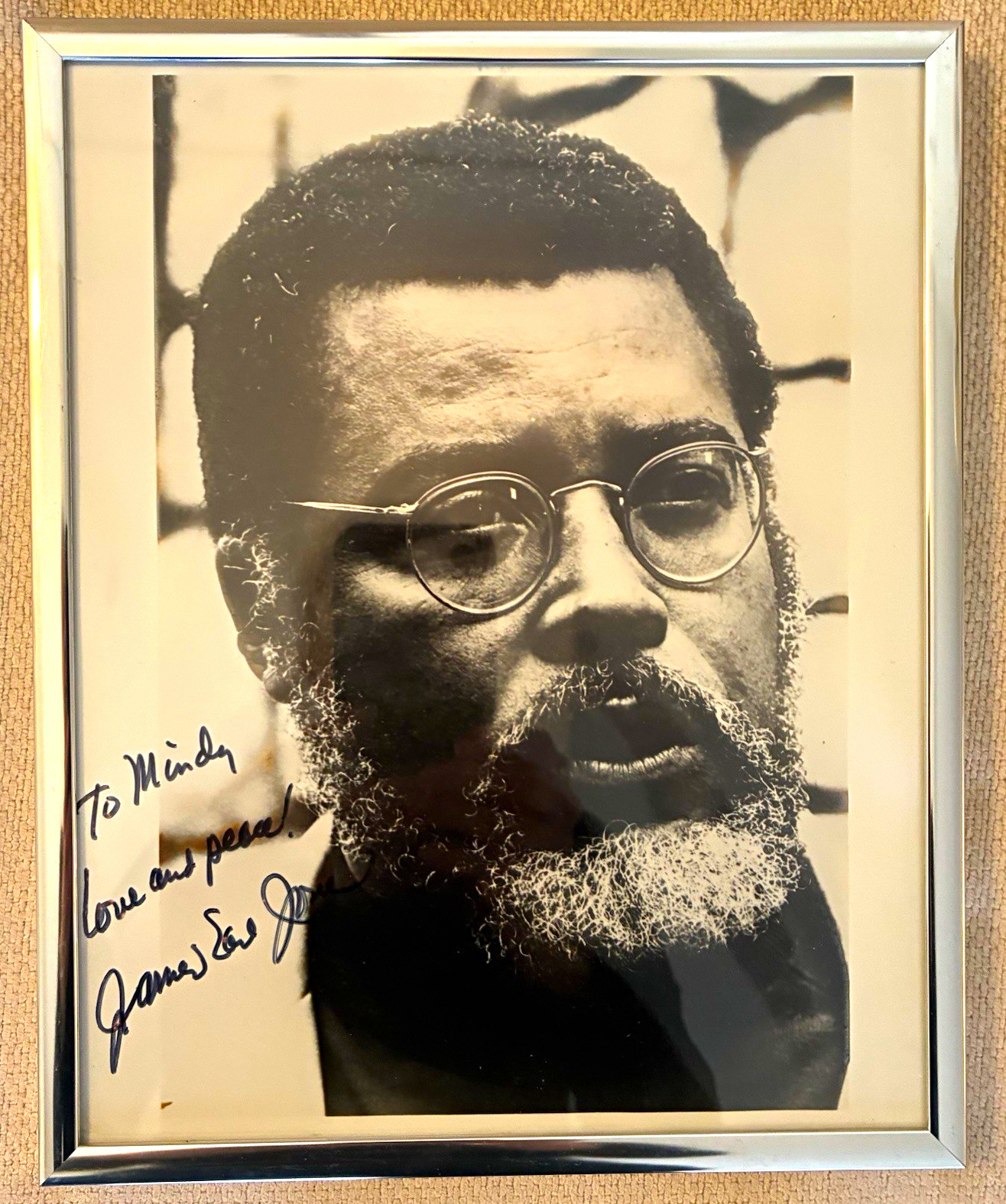 James Earl Jones Signed Framed Black & White Portrait Photo 8.5x11 inches James Earl Jones Signed Framed Black & White Portrait Photo 8.5x11 inches