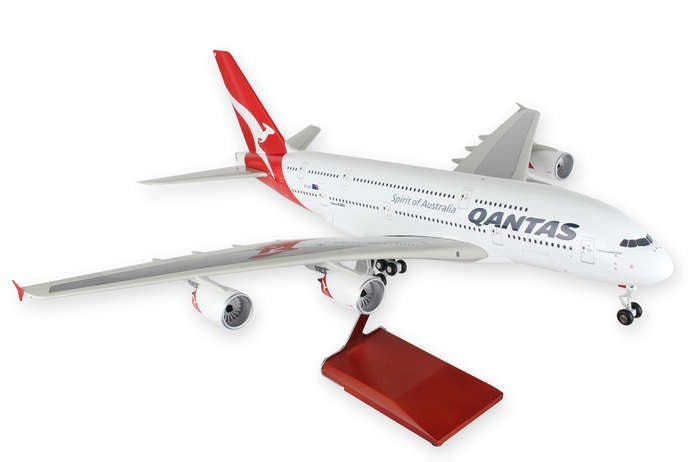 Qantas Airbus A380-800 huge 1:100 model Qantas Airbus A380-800 huge 1:100 model