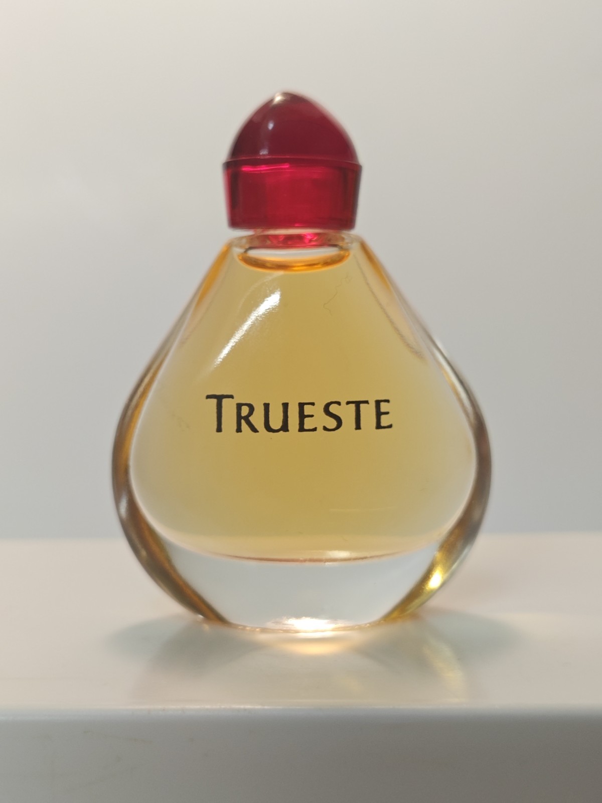 Tiffany & Co Trueste Eau De Parfum EDP Mini Splash 0.25 fl oz / 7.5 mL Full Tiffany & Co Trueste Eau De Parfum EDP Mini Splash 0.25 fl oz / 7.5 mL Full