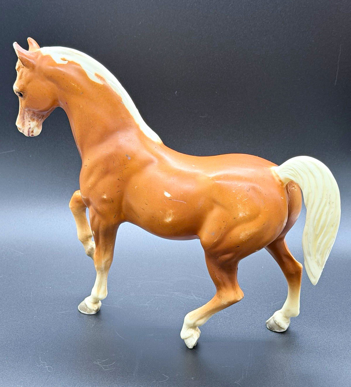 Breyer Plastic Horse Figurine Model, Palomino with White Mane & Tail Breyer Plastic Horse Figurine Model, Palomino with White Mane & Tail