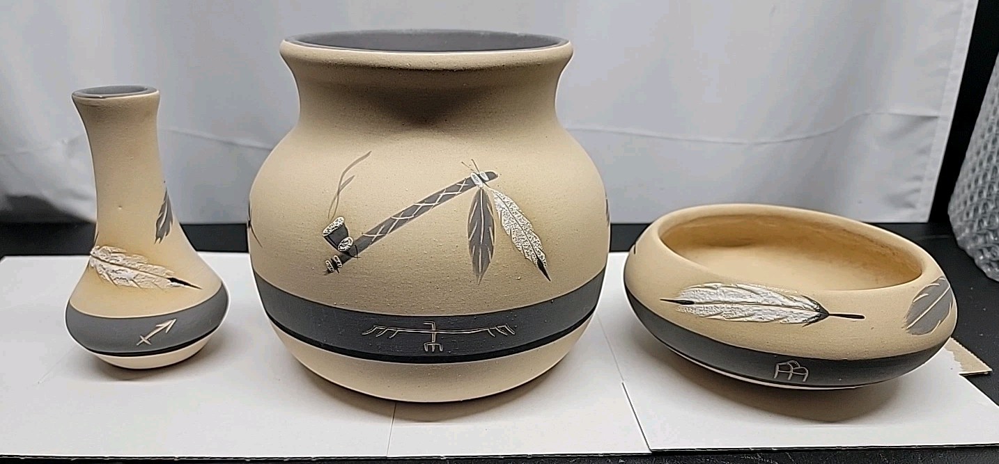Vintage 3 Pieces 1984 Pottery pot Grey Feather signed Vintage 3 Pieces 1984 Pottery pot Grey Feather signed