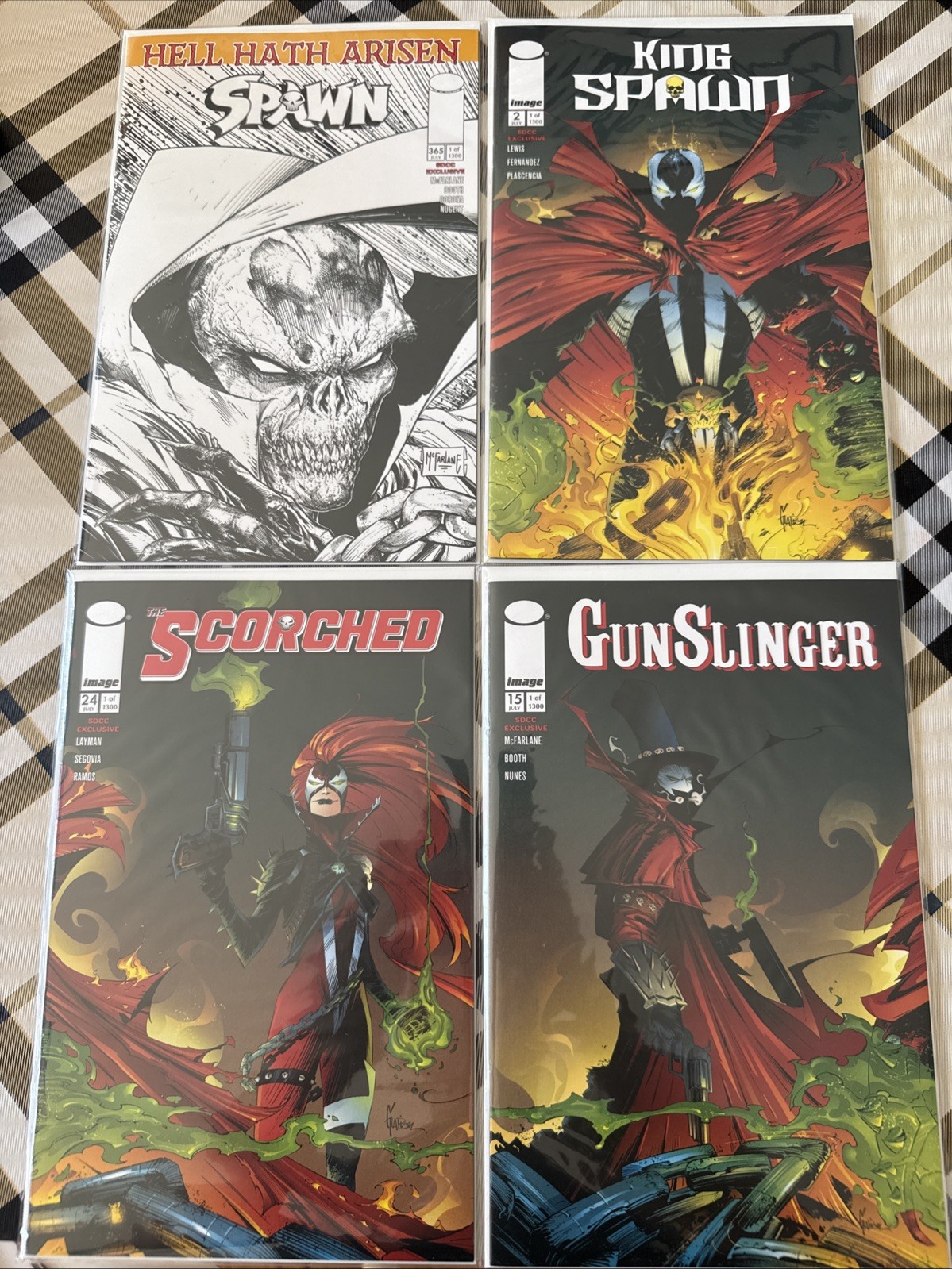 Spawn SDCC 2025 Exclusive Bundle SOLD OUT McFarlane NM 3 Connecting 1 BW LE1300 Spawn SDCC 2025 Exclusive Bundle SOLD OUT McFarlane NM 3 Connecting 1 BW LE1300
