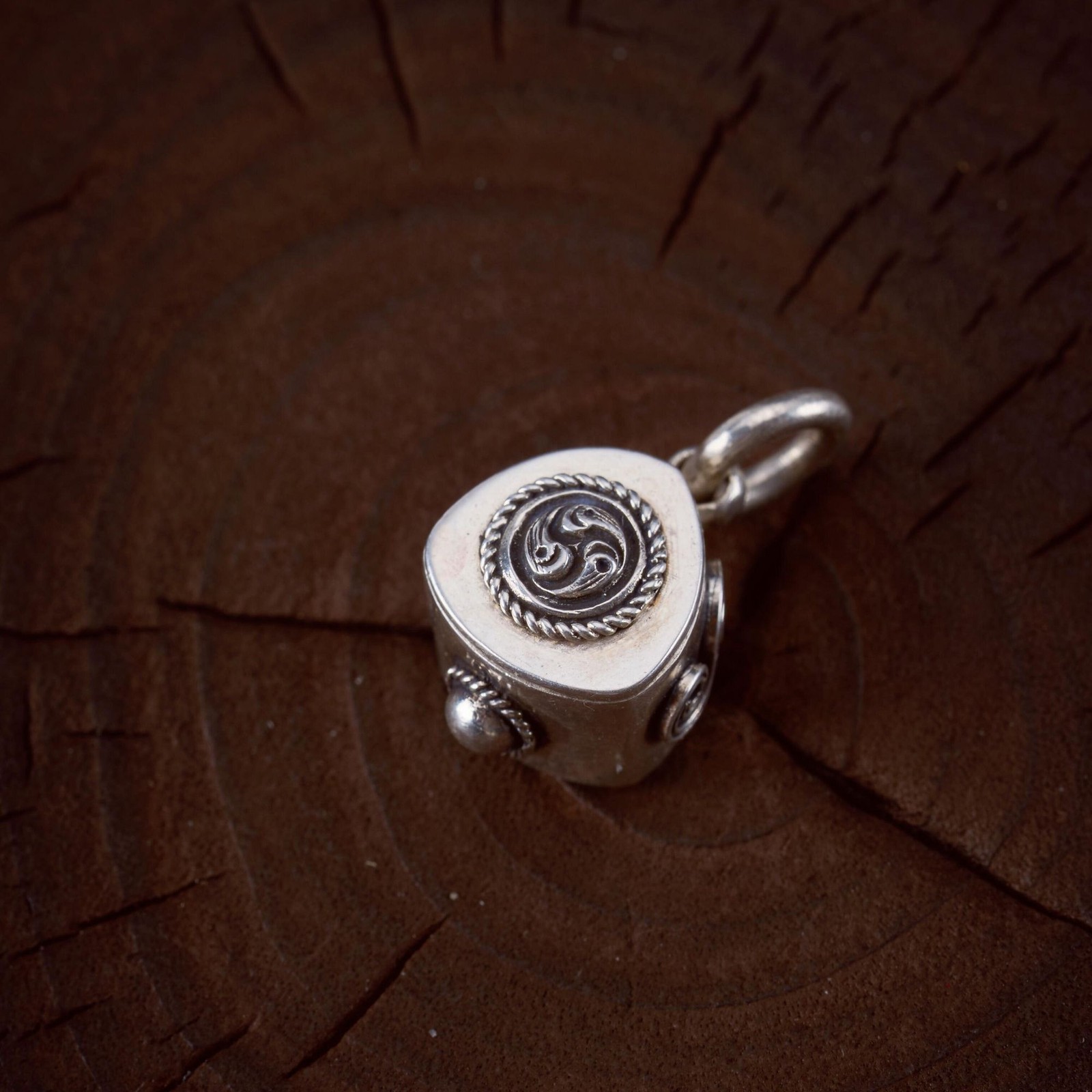 Ethnic Vintage Tibetan Small Gau Box Handmade Accessory Pendant Ethnic Vintage Tibetan Small Gau Box Handmade Accessory Pendant