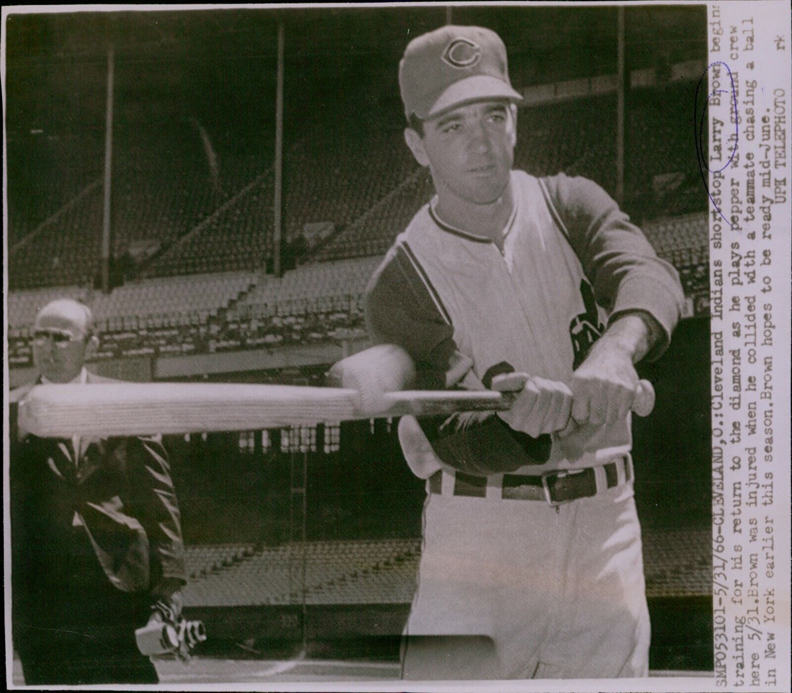 LG830 1966 Wire Photo LARRY BROWN Cleveland Indians Baseball Shortstop Swinging