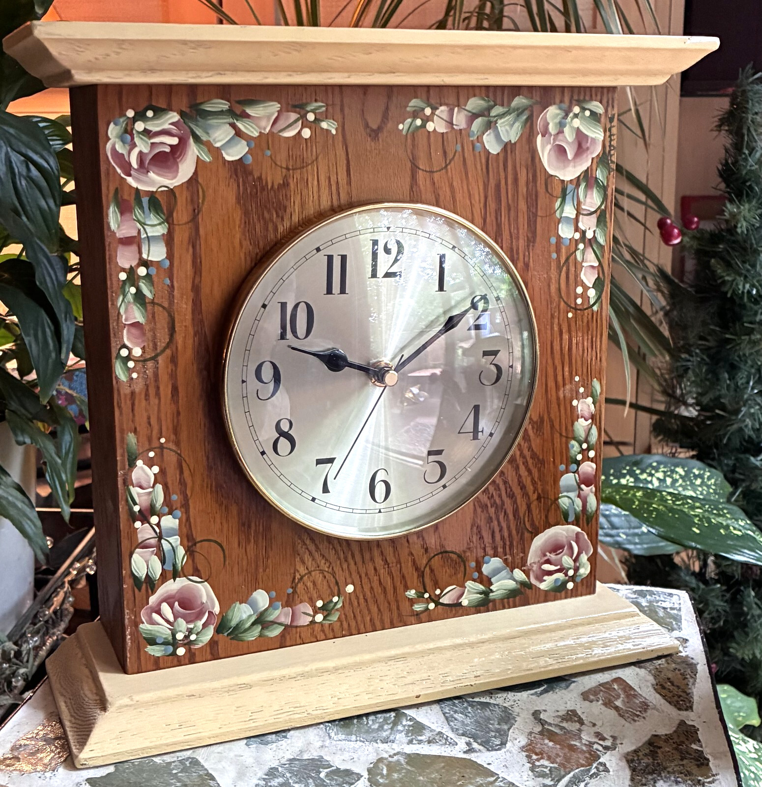 Wood Oak Mantel Clock Quartz Movement Foral Design Garden Roses 1998 Wood Oak Mantel Clock Quartz Movement Foral Design Garden Roses 1998