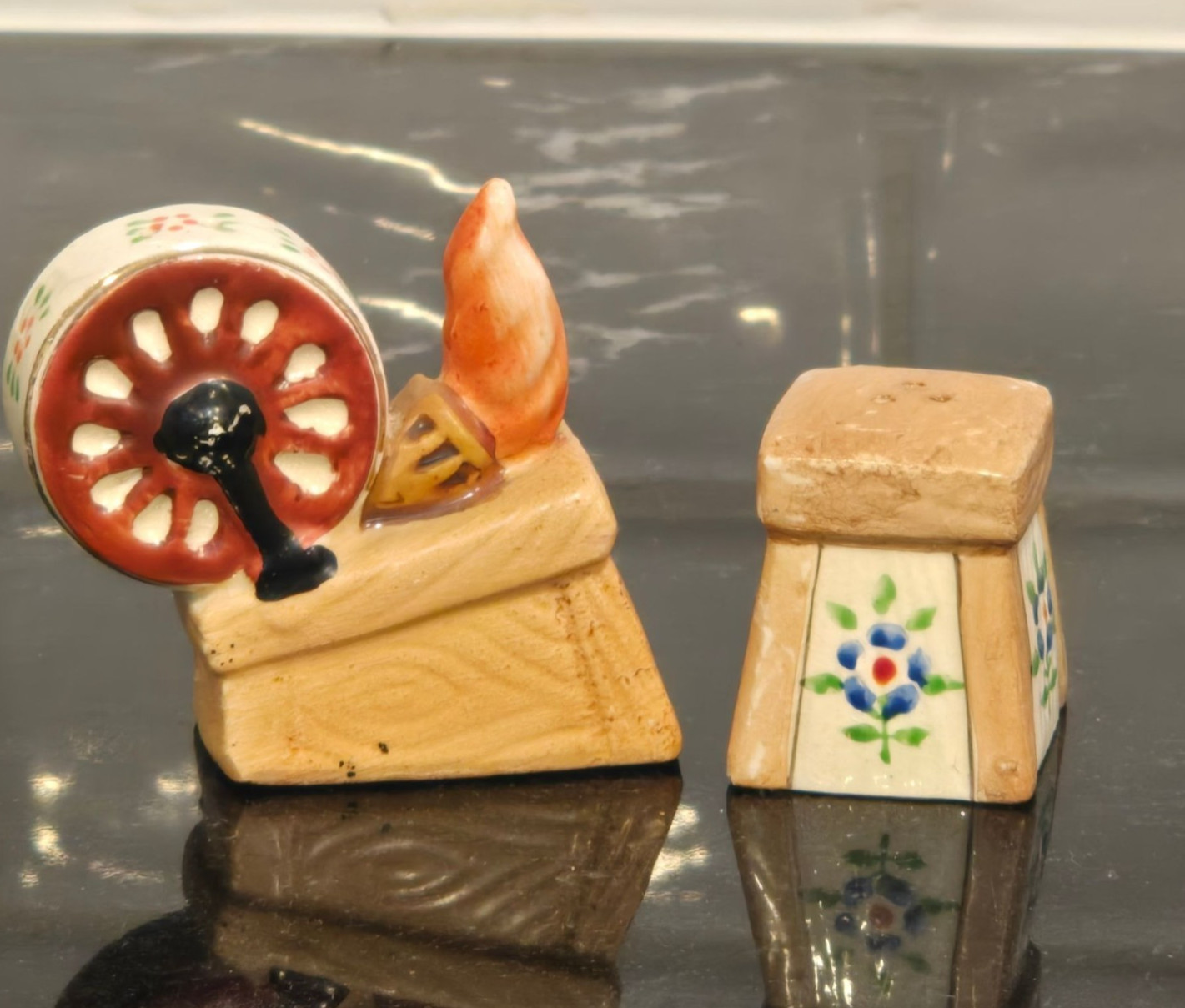 Vintage Folk Art Salt & Pepper Shakers Spinning Wheel Cottage Kitchen Whimsical Vintage Folk Art Salt & Pepper Shakers Spinning Wheel Cottage Kitchen Whimsical