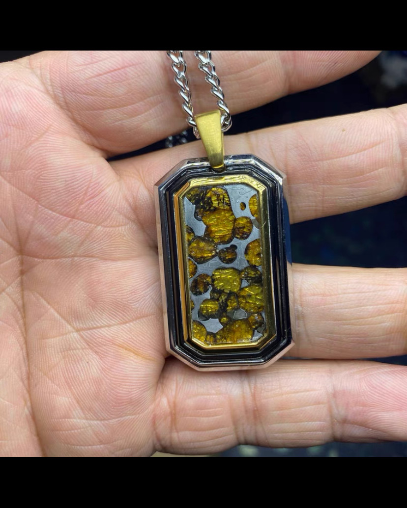 1PC exquisite necklace SERICHO pallasite Olive Kenya meteorite iron Pendant