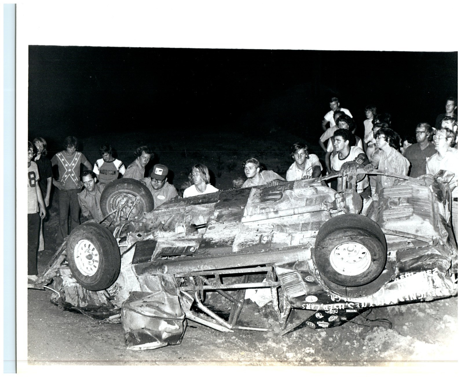 Rare 1972 Alabama Racing Wreck W/ Fans 1 of 1? Original Press Photo 8x10, Rare 1972 Alabama Racing Wreck W/ Fans 1 of 1? Original Press Photo 8x10,
