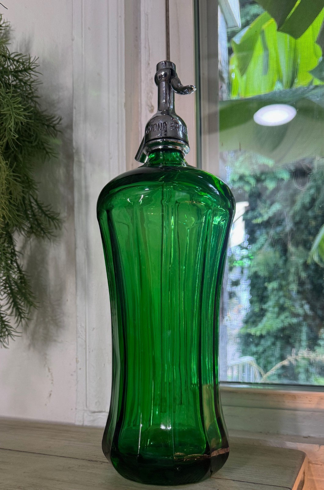 GREEN MASSIVE VINTAGE SELTZER BOTTLE FROM 1935 THAT WAS NEVER USED GREEN MASSIVE VINTAGE SELTZER BOTTLE FROM 1935 THAT WAS NEVER USED