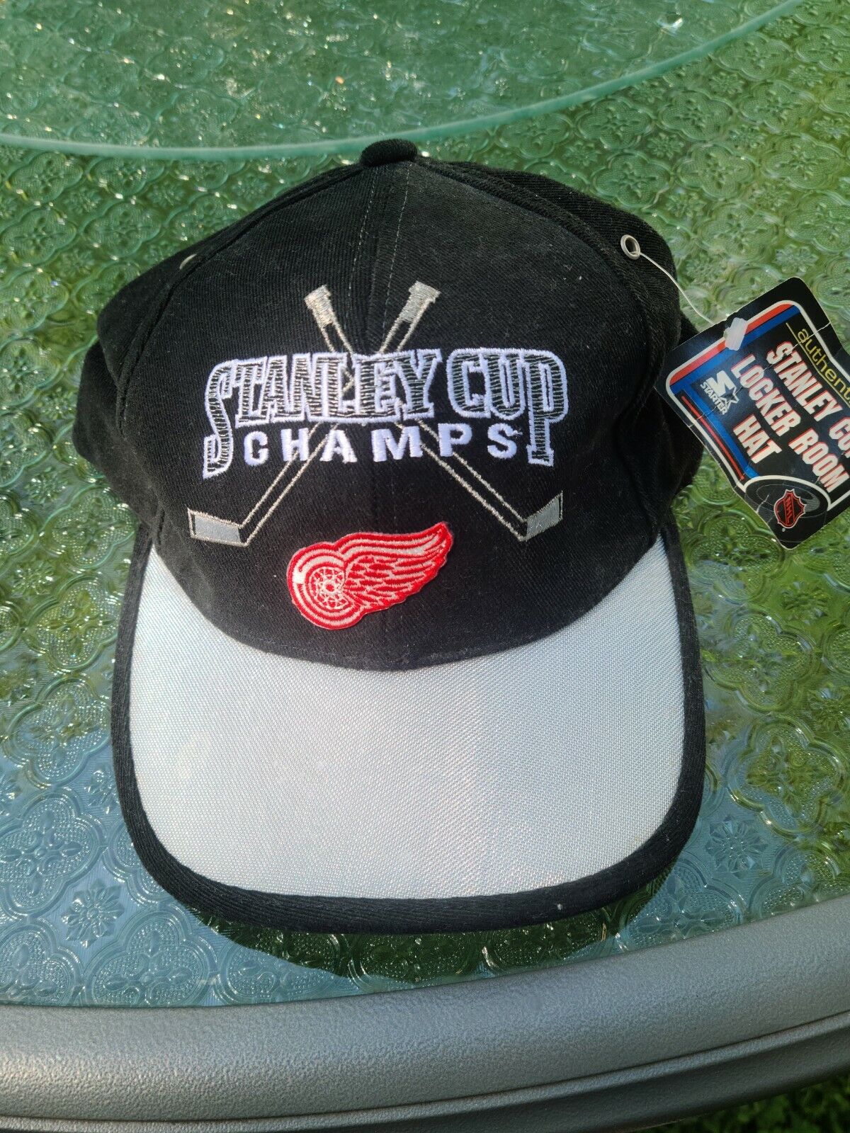 DETROIT RED WINGS 1998 LOCKER ROOM HAT STANLEY CUP CHAMPS With Tag