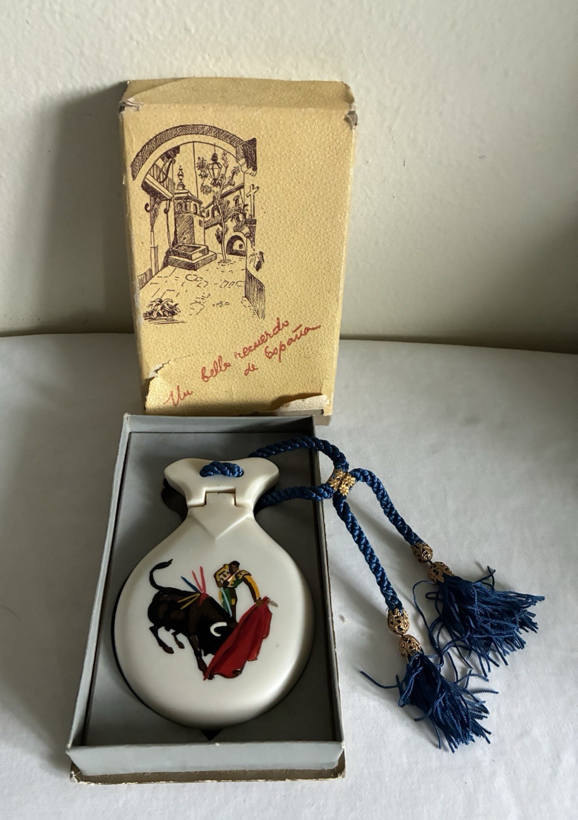 Rare 1940s Figural Castanet Spanish Powder Compact Bullfighter Matador Spain VTG Rare 1940s Figural Castanet Spanish Powder Compact Bullfighter Matador Spain VTG
