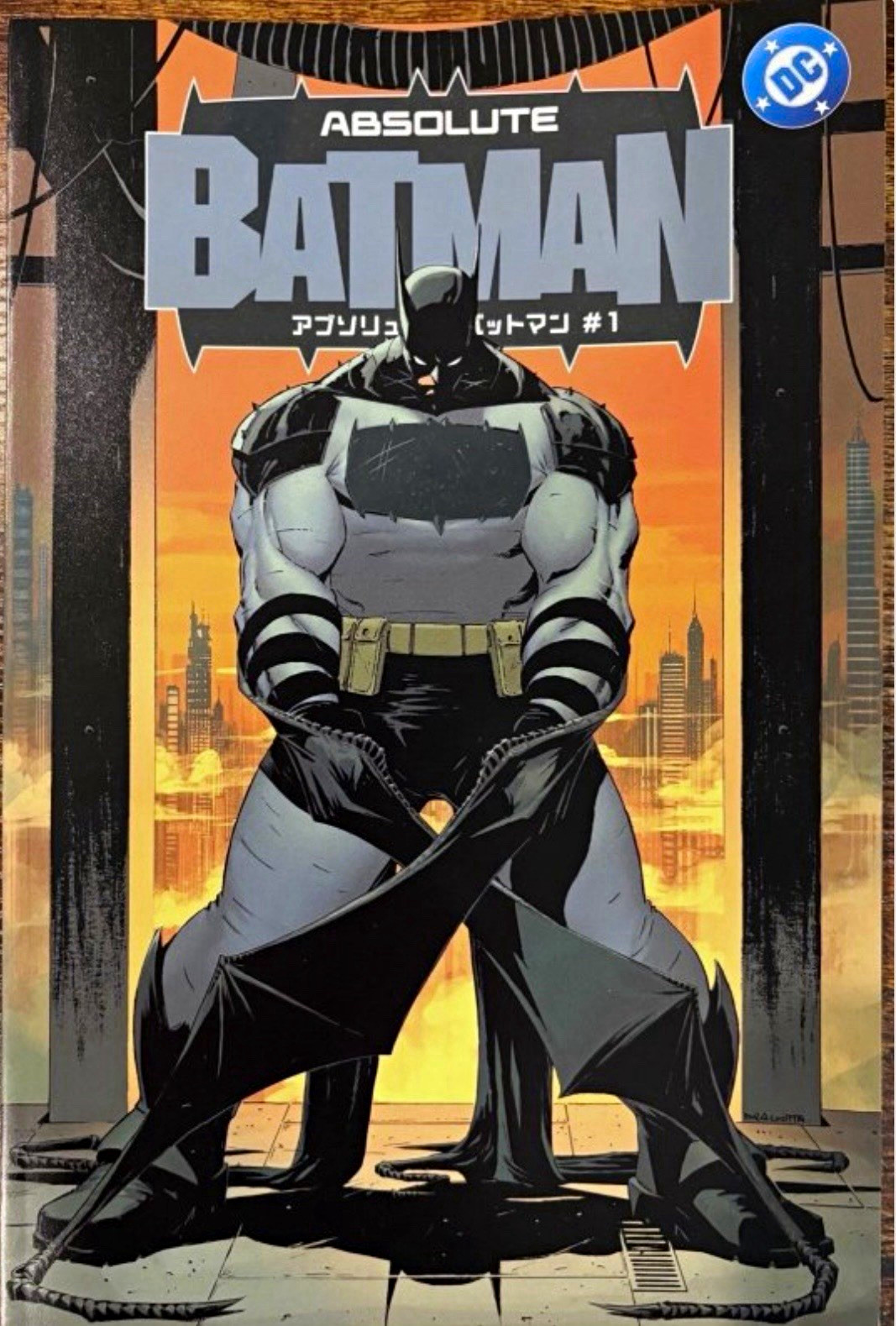ABSOLUTE BATMAN #1 GLOW IN THE DARK JAPANESE VARIANT *PRE-SALE ABSOLUTE BATMAN #1 GLOW IN THE DARK JAPANESE VARIANT *PRE-SALE