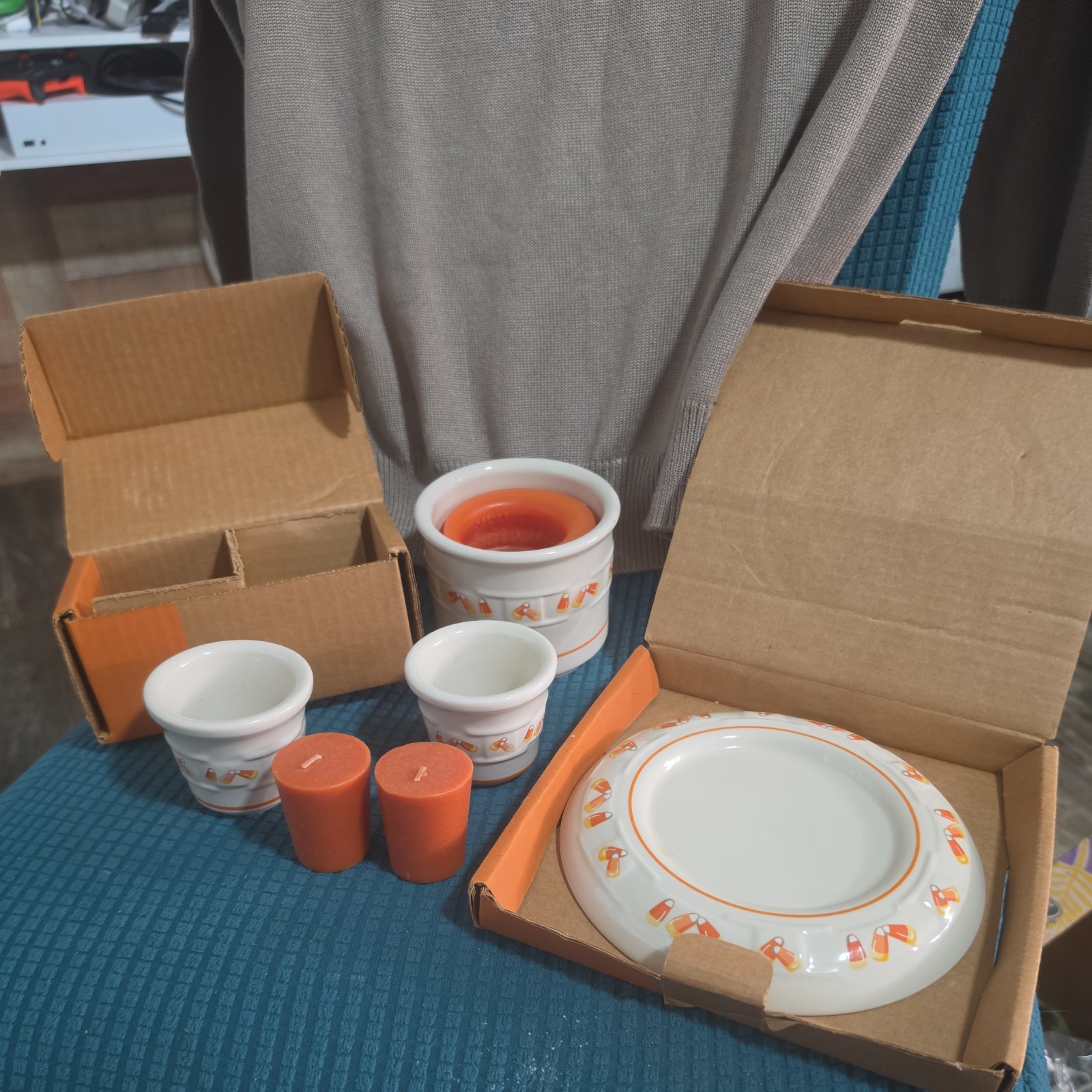 Longaberger Pottery Candy Corn 2 Votive Saucer And Crock Set Longaberger Pottery Candy Corn 2 Votive Saucer And Crock Set