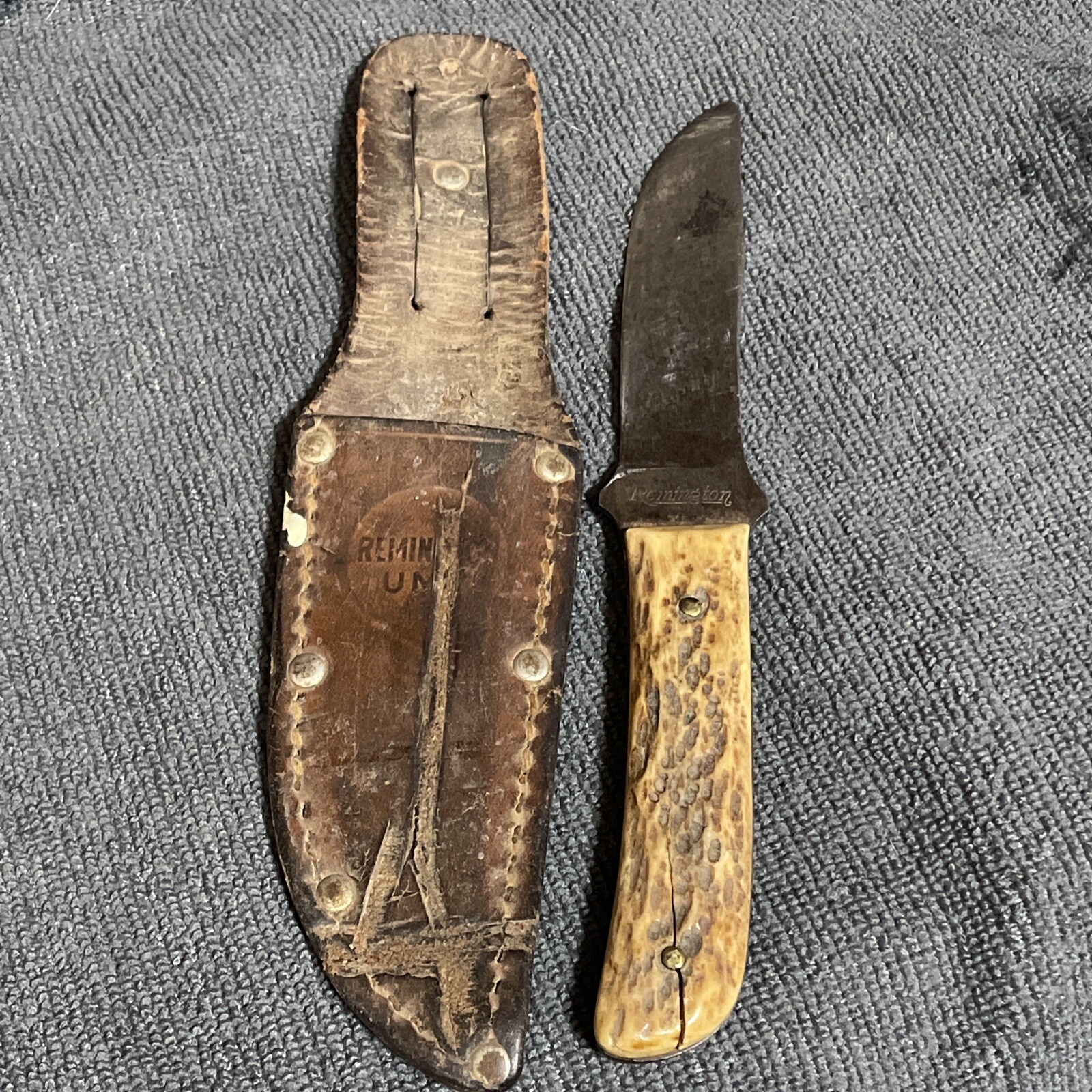 Vintage Remington UMC RH4 Bone Knife with Original Sheath Vintage Remington UMC RH4 Bone Knife with Original Sheath