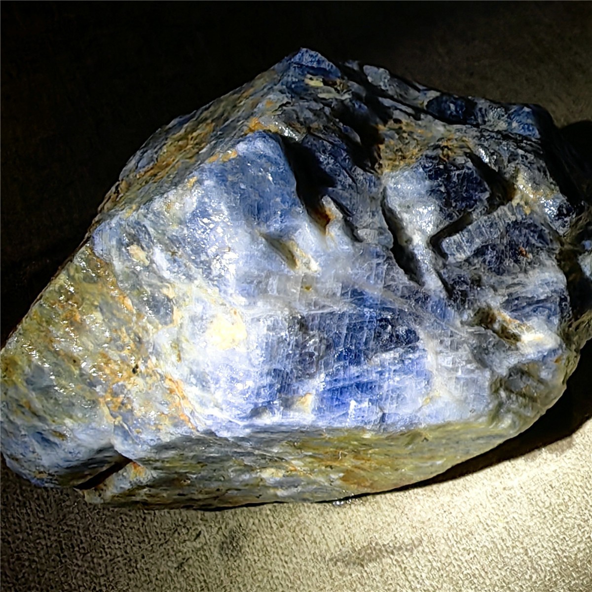 357g GENUINE 100% NATURAL BLUE  STARSHINE SAPPHIRE ROUGH GEMSTONE  202