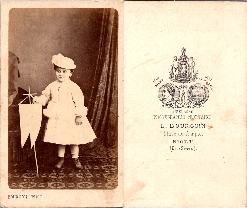 CDV Bourgoin, Niort, small child 2-3 years old in suit and white fur, wax